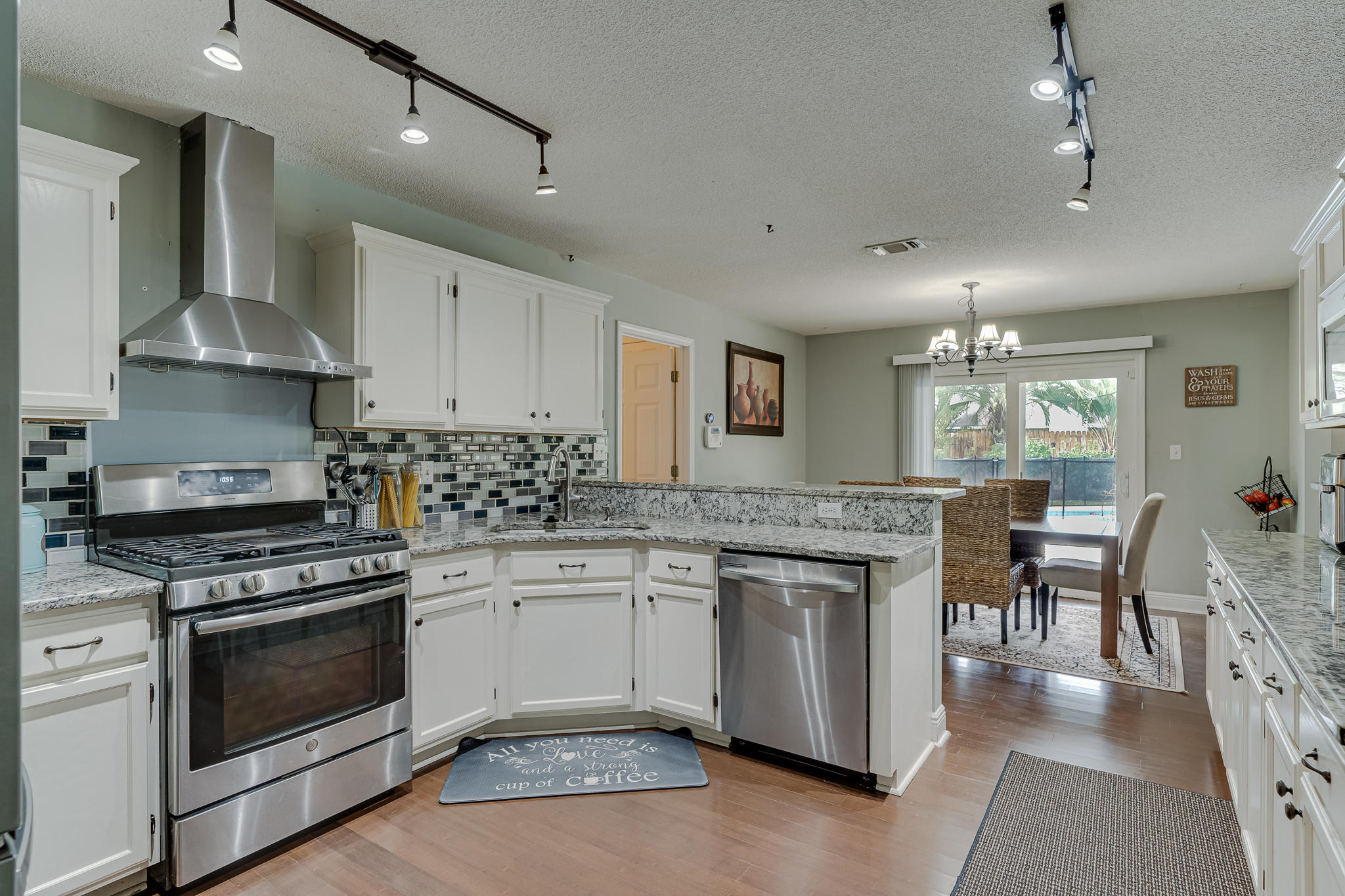 CRESCENT SHORES - Residential