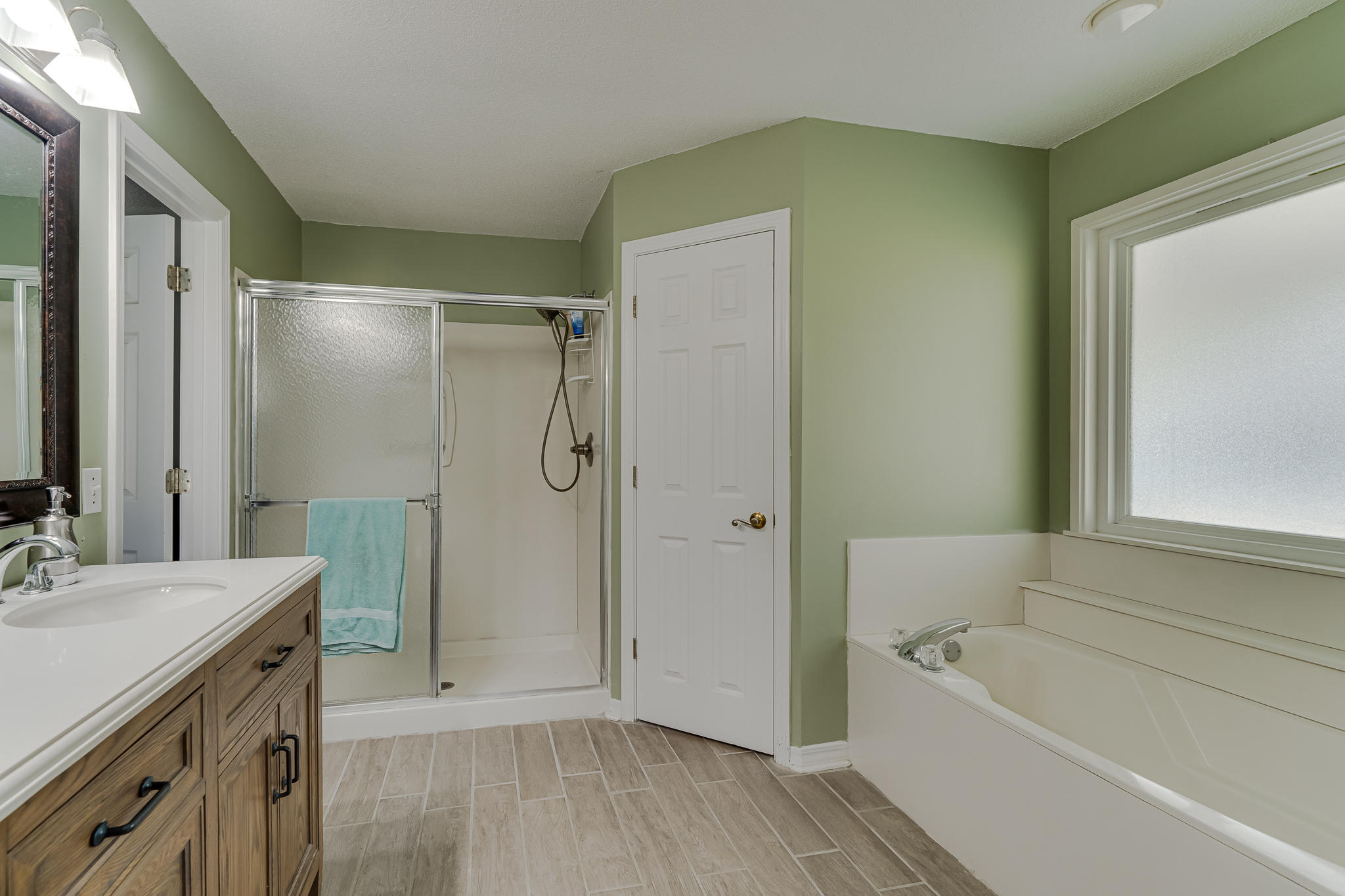 CRESCENT SHORES - Residential