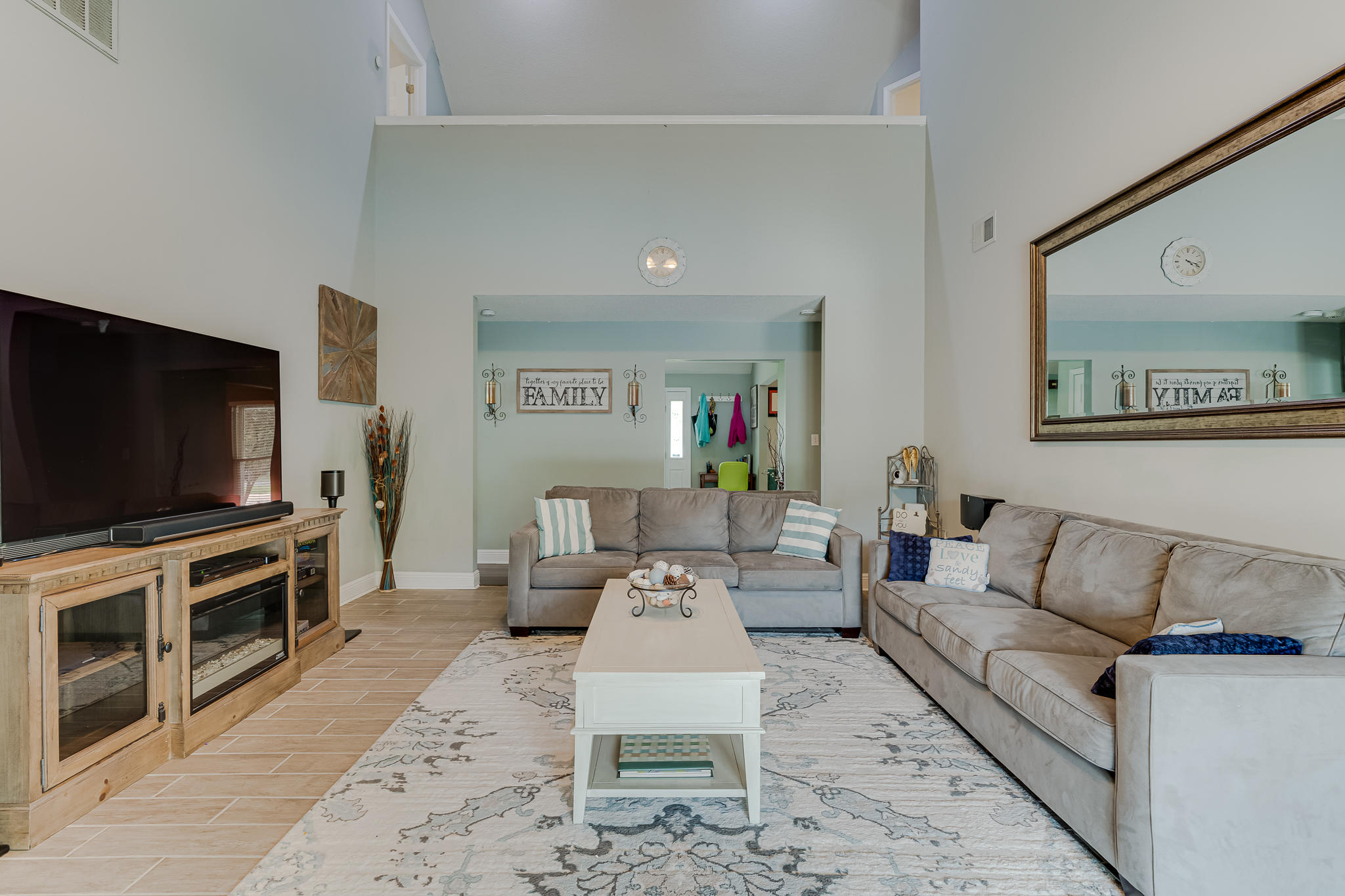 CRESCENT SHORES - Residential