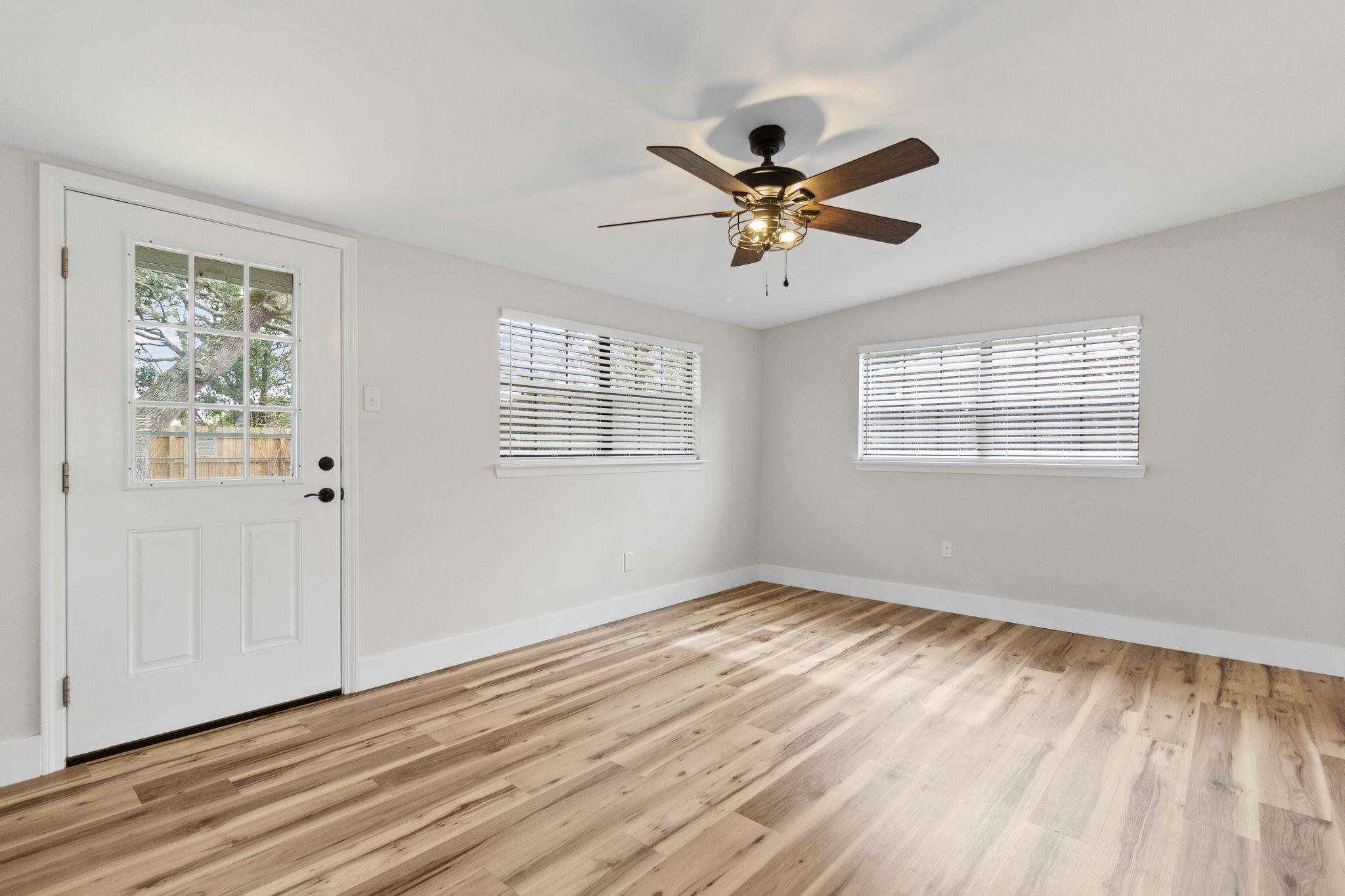 GARNIERS BEACH 7TH - Residential
