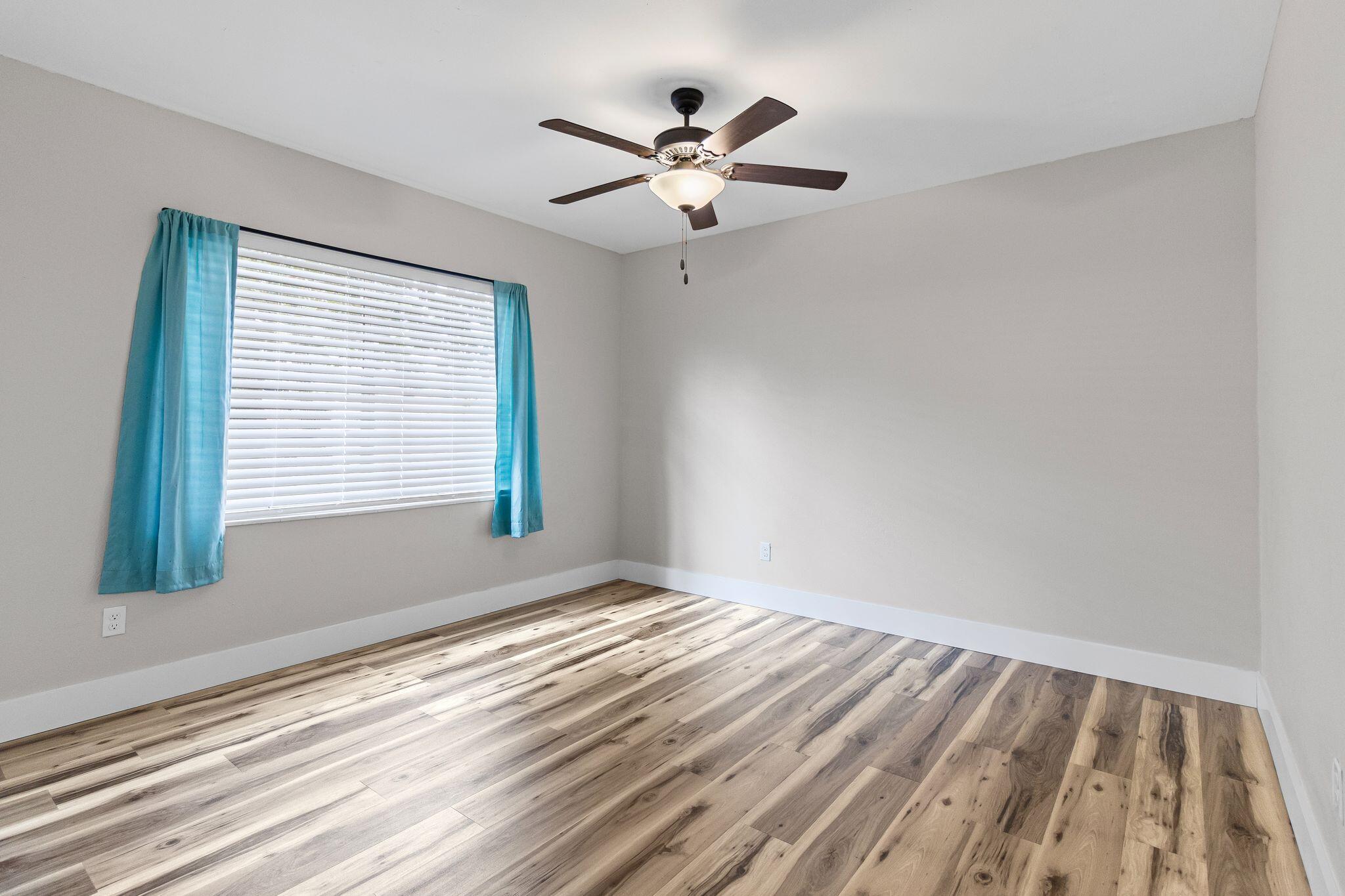 GARNIERS BEACH 7TH - Residential