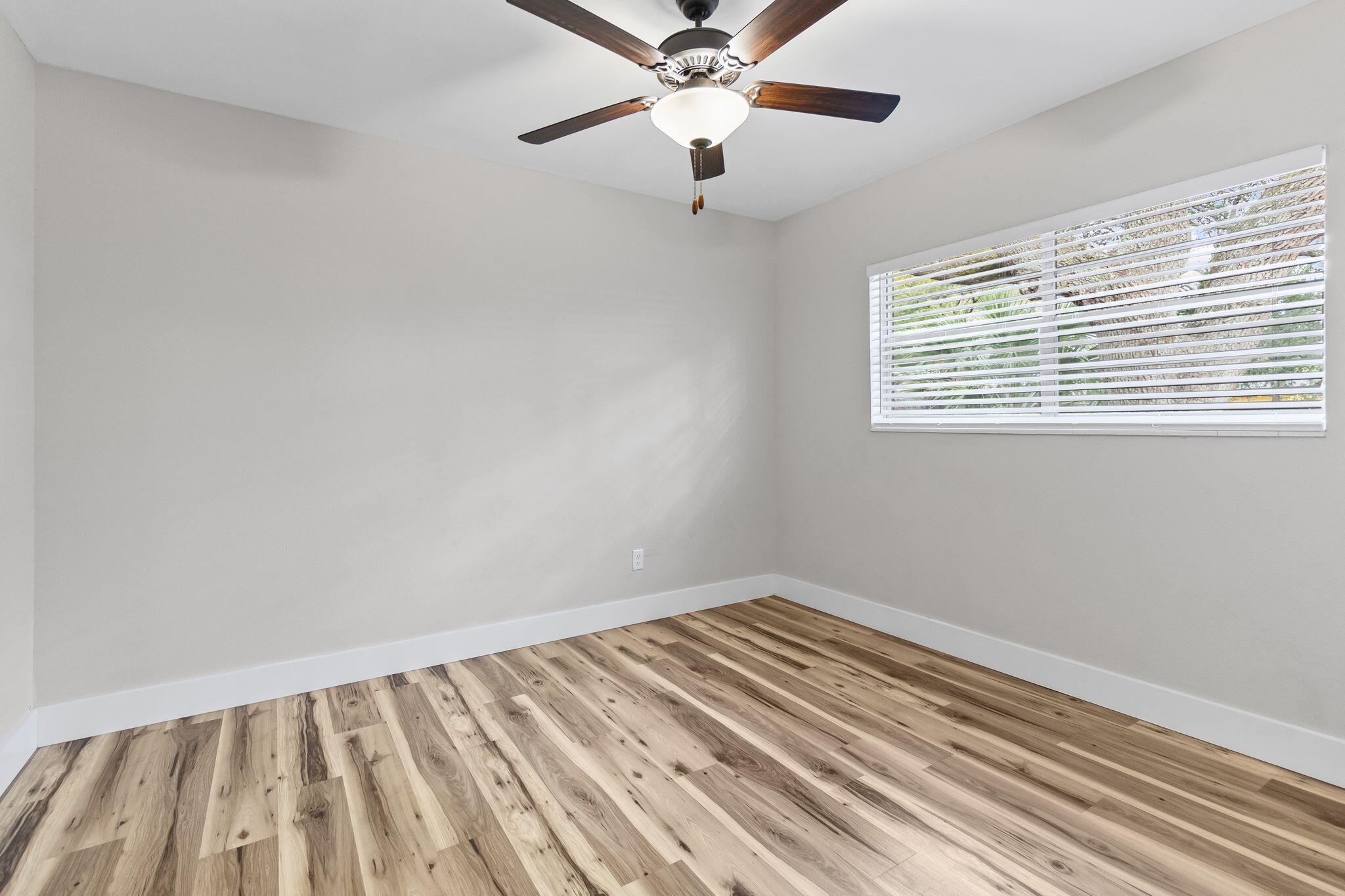 GARNIERS BEACH 7TH - Residential