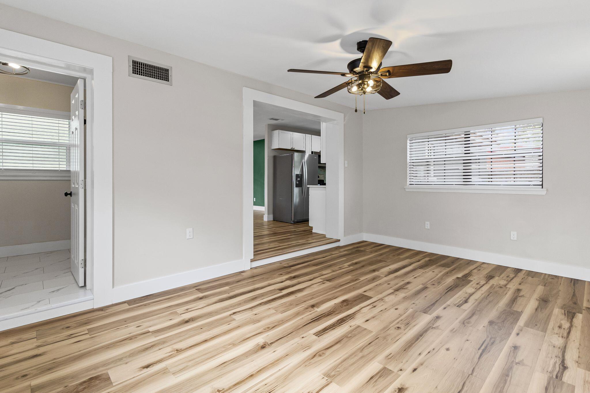 GARNIERS BEACH 7TH - Residential