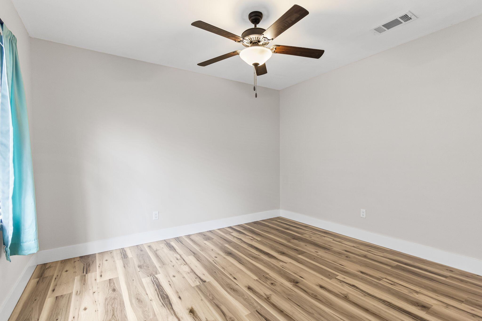 GARNIERS BEACH 7TH - Residential