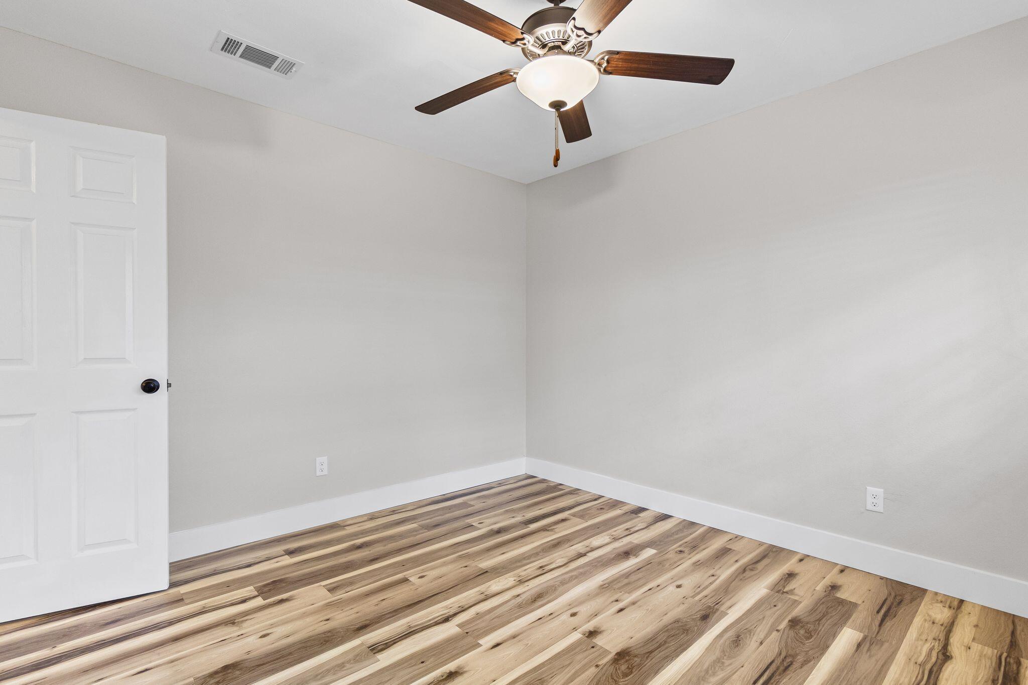 GARNIERS BEACH 7TH - Residential