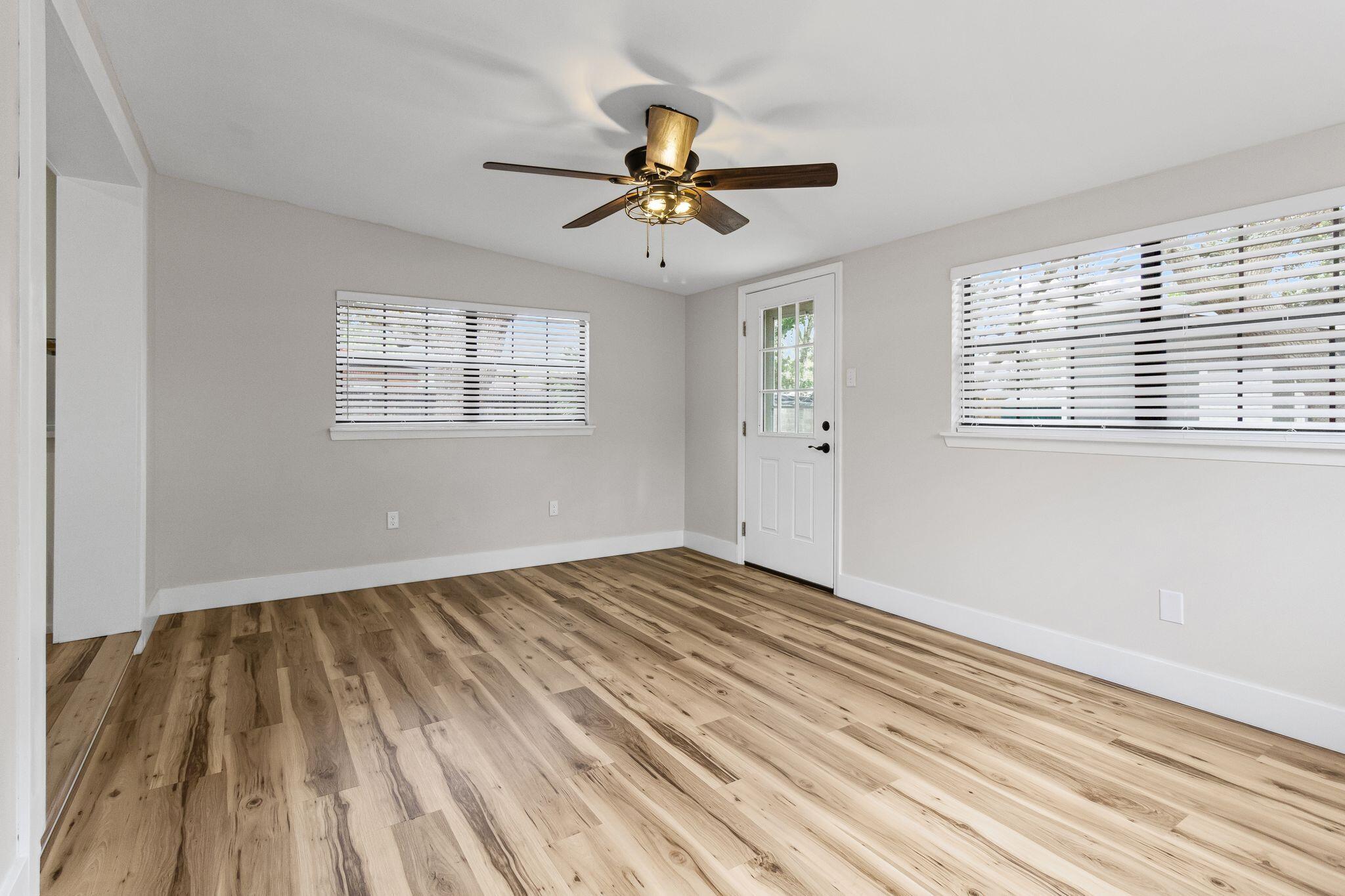 GARNIERS BEACH 7TH - Residential