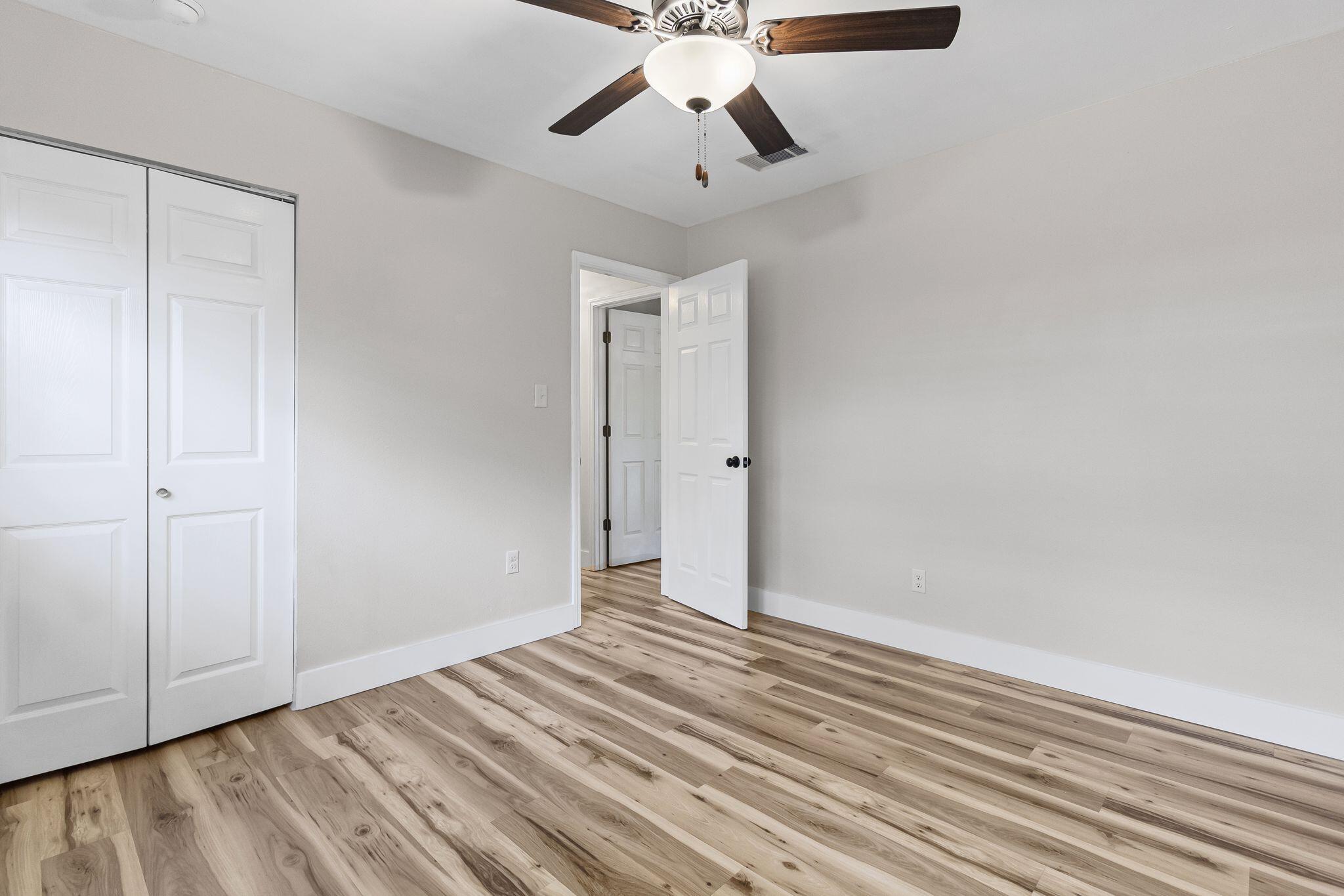 GARNIERS BEACH 7TH - Residential