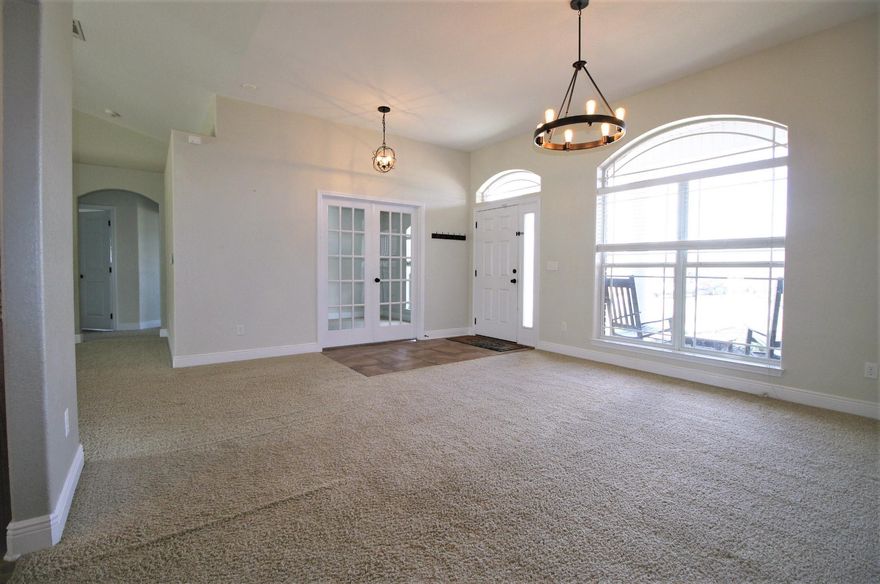 Beautiful homl in north Crestview on extra large lot. Home features gorgeous cabinets and granite counters. Stainless Steel appliances, large pantry, up-graded lighting, split bedroom floor plan, large master suite with double vanities, separate shower and garden tub. Backyard is fenced, has large storage unit and jungle gym for kids. Call today!