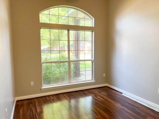 ROYAL OAKS - Residential Lease