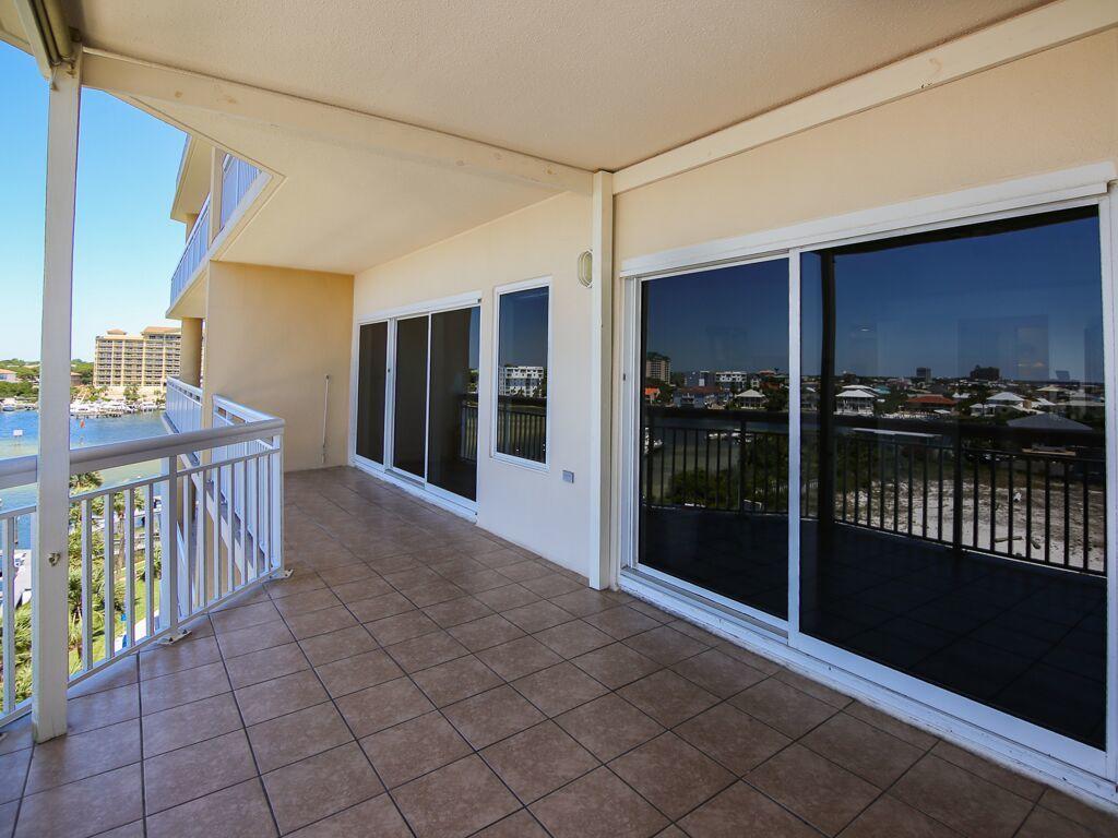 HARBOR LANDING - Residential