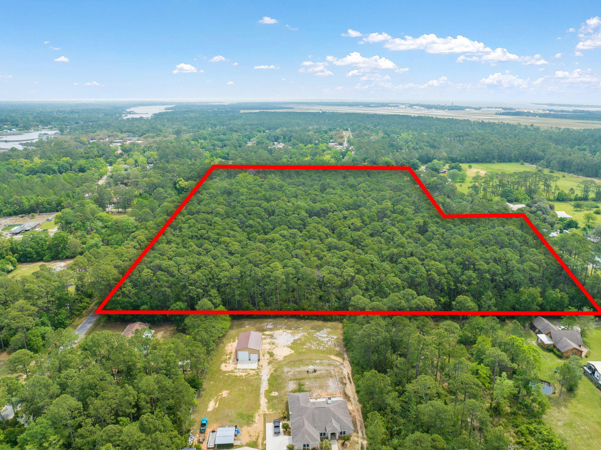 NO RECORDED SUBDIVISION - Land