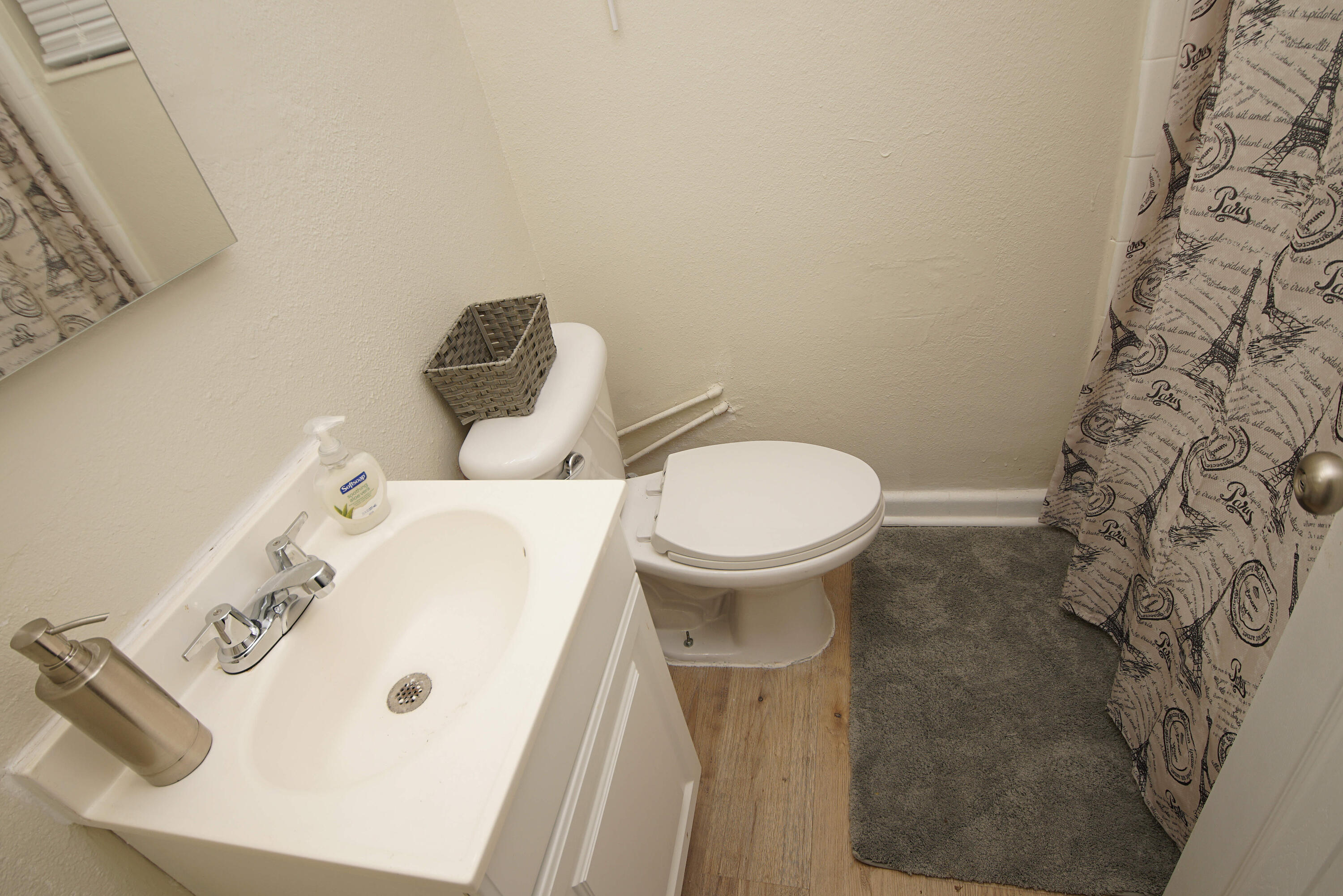 BRYN MAWR PARK - Residential Lease