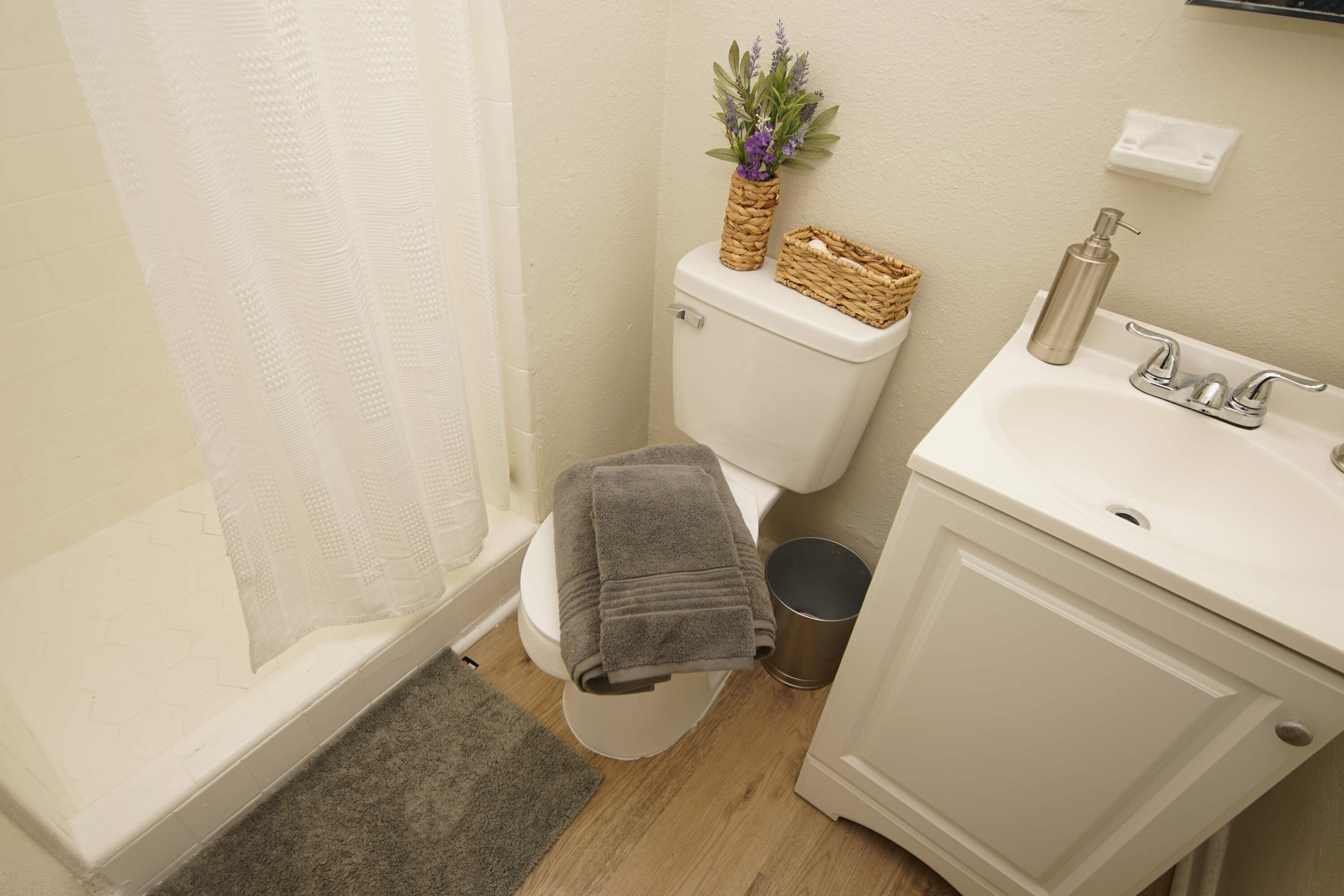 BRYN MAWR PARK - Residential Lease