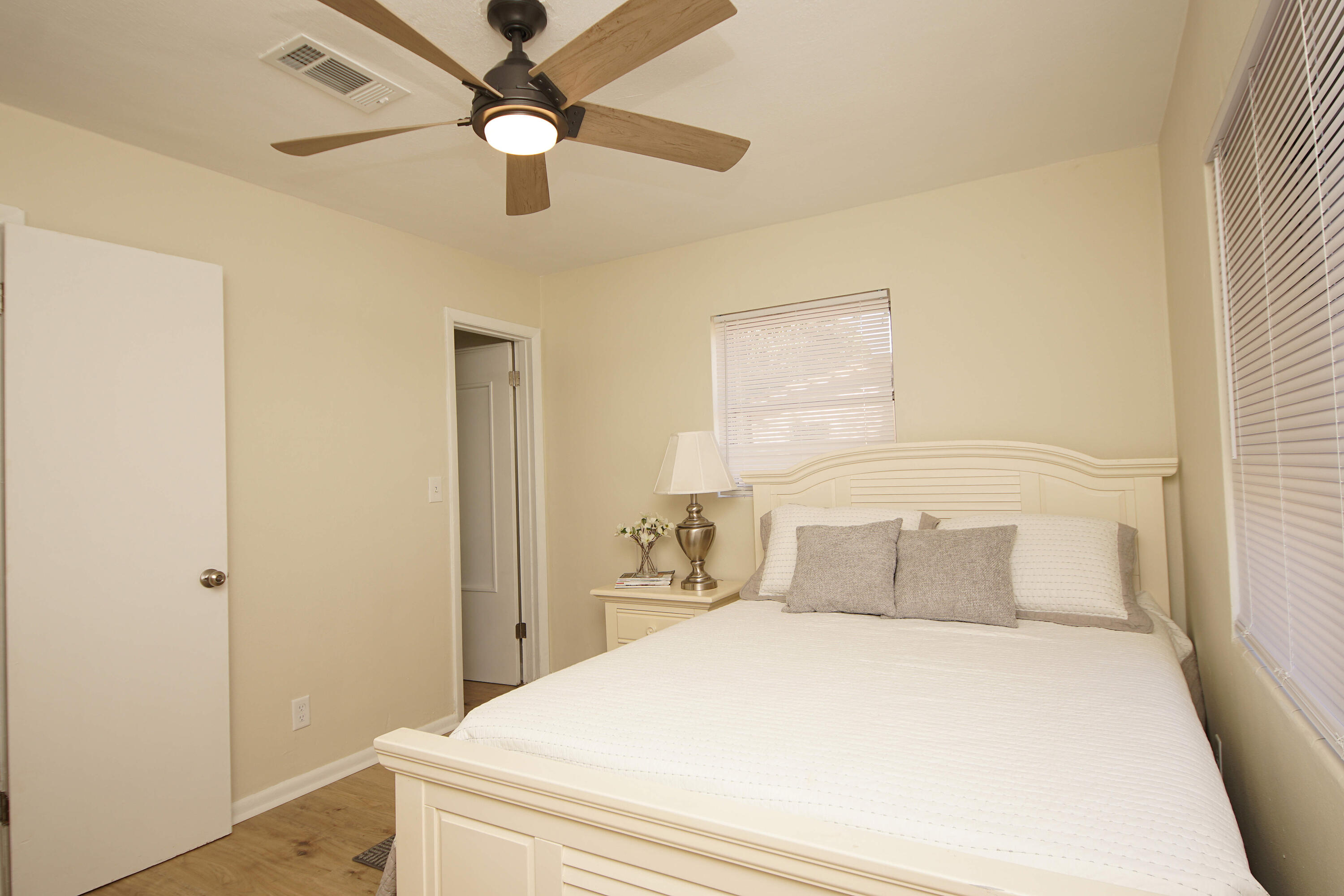 BRYN MAWR PARK - Residential Lease