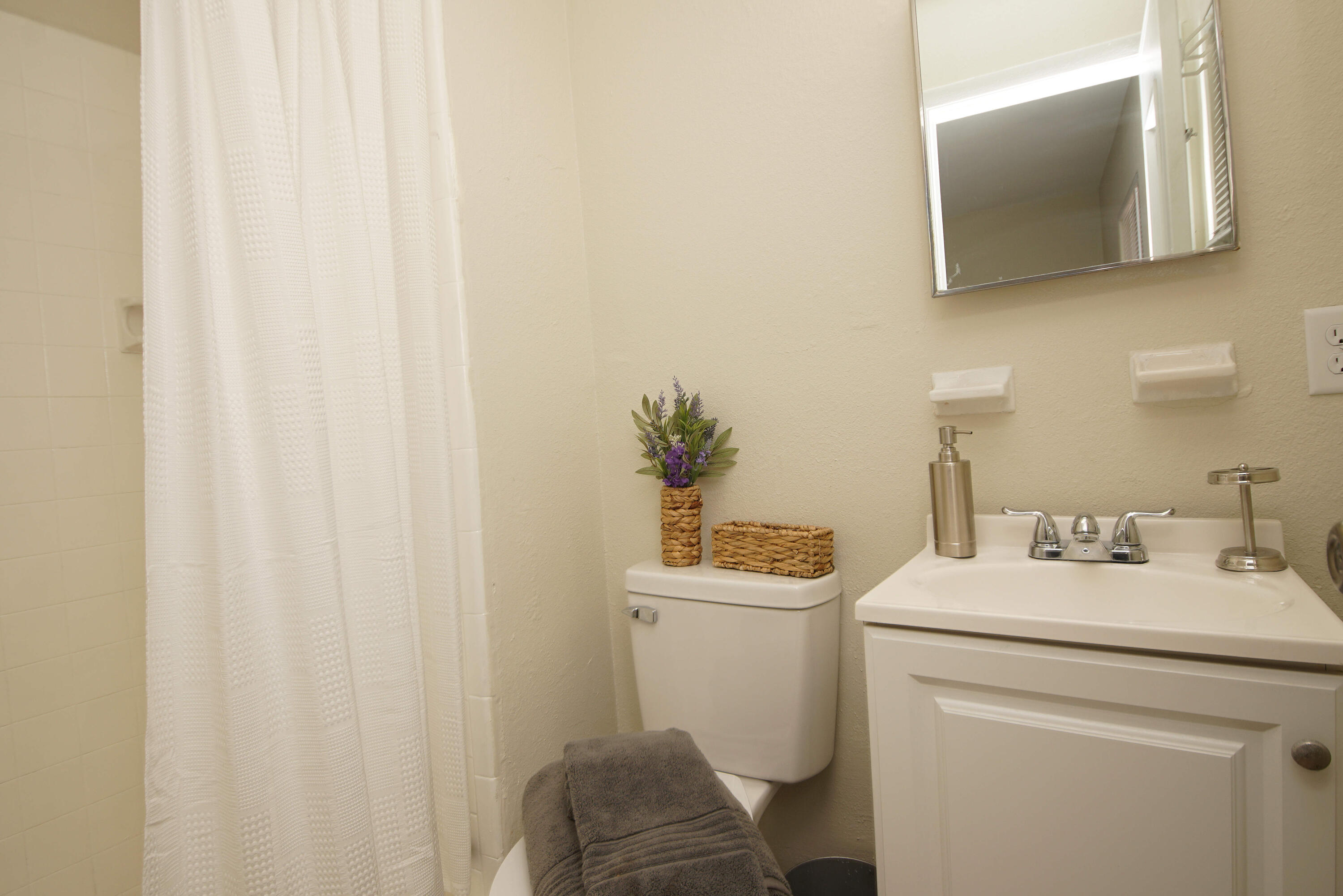 BRYN MAWR PARK - Residential Lease