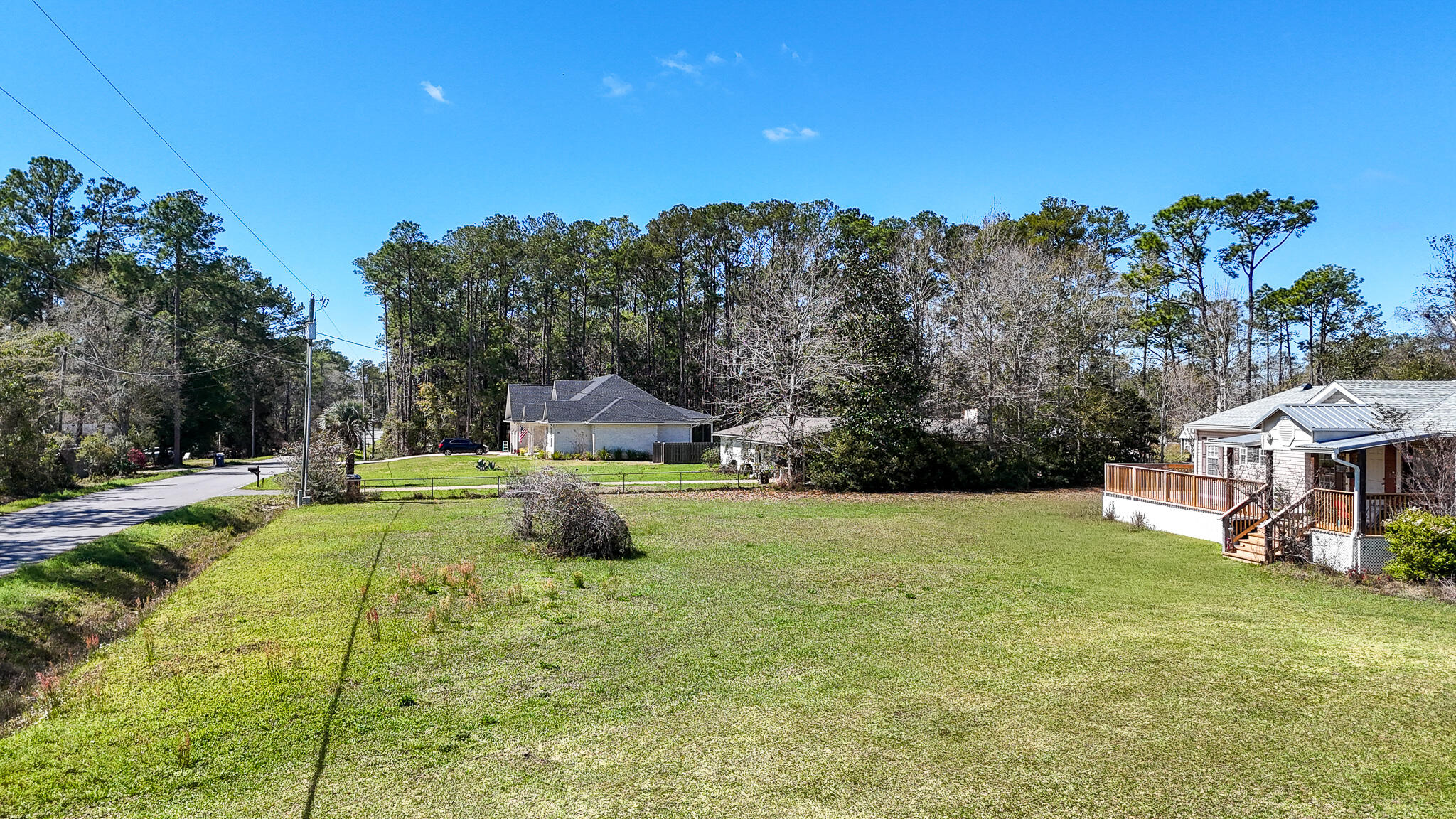 METES & BOUNDS - Land