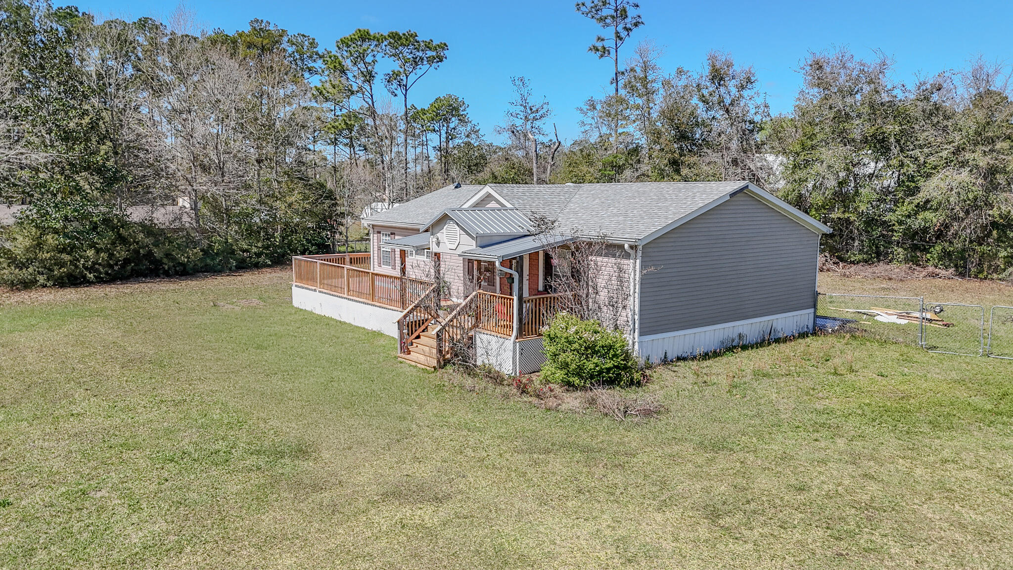 METES & BOUNDS - Land