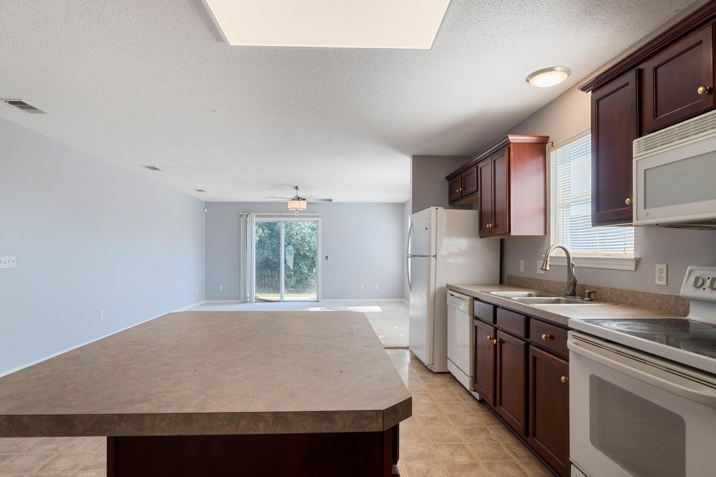 VINEYARD THE - Residential