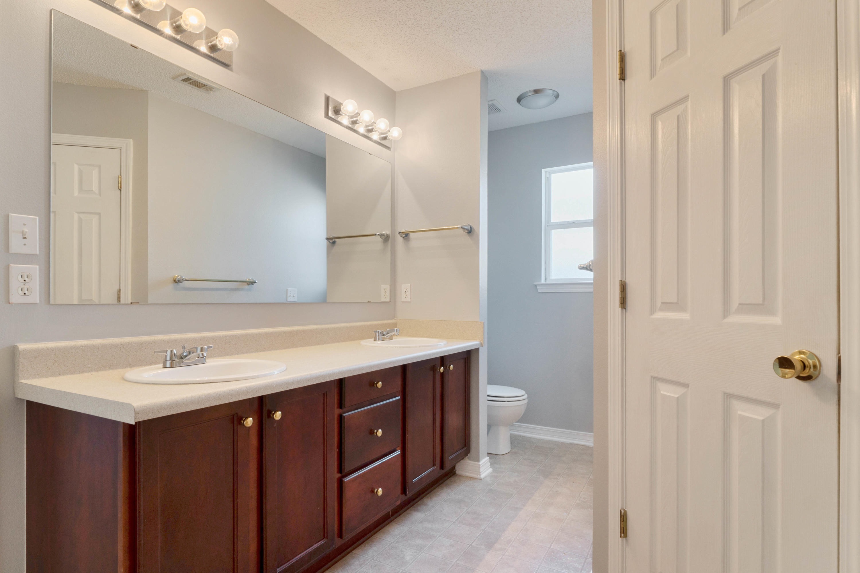 VINEYARD THE - Residential