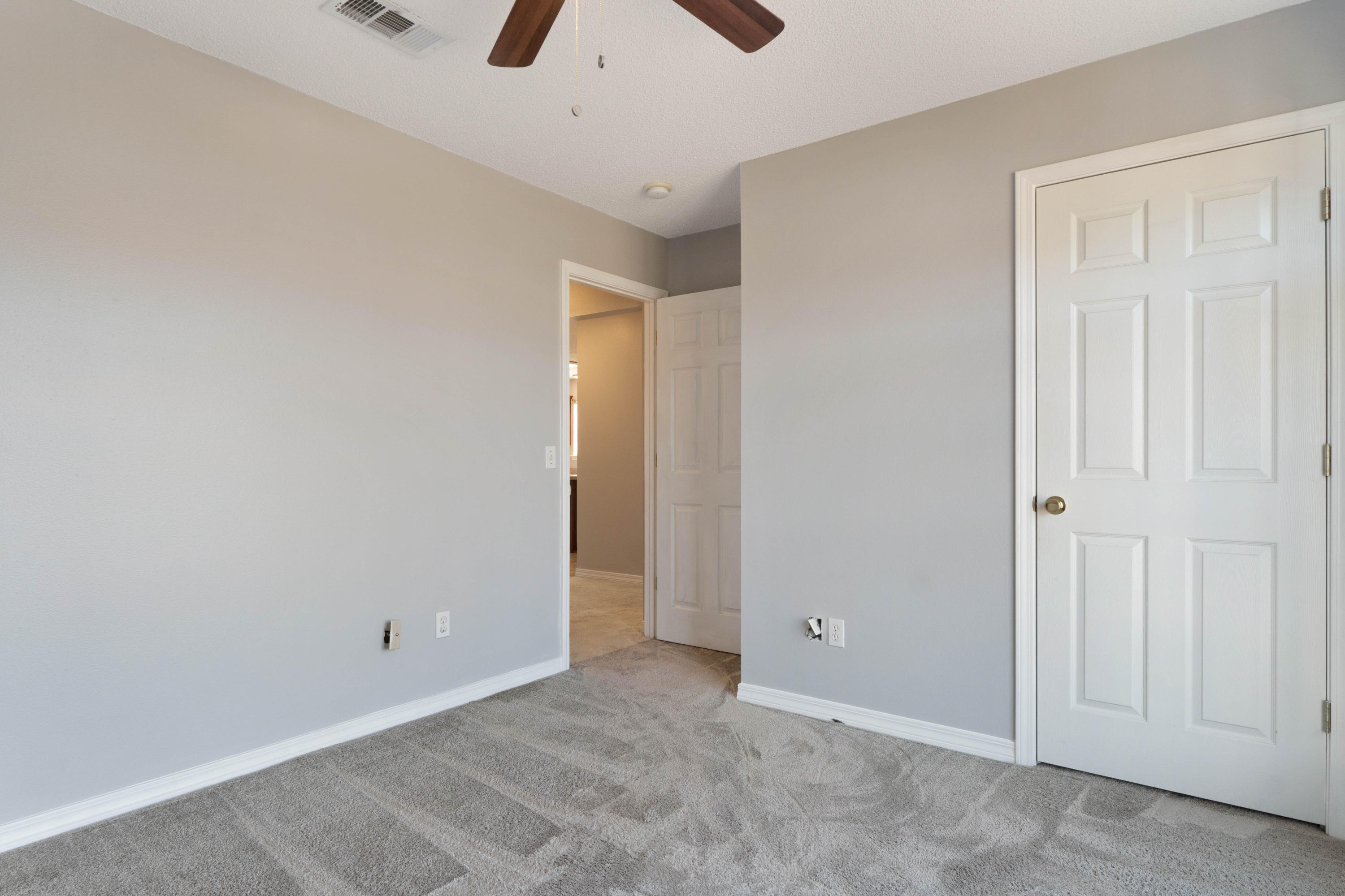 VINEYARD THE - Residential