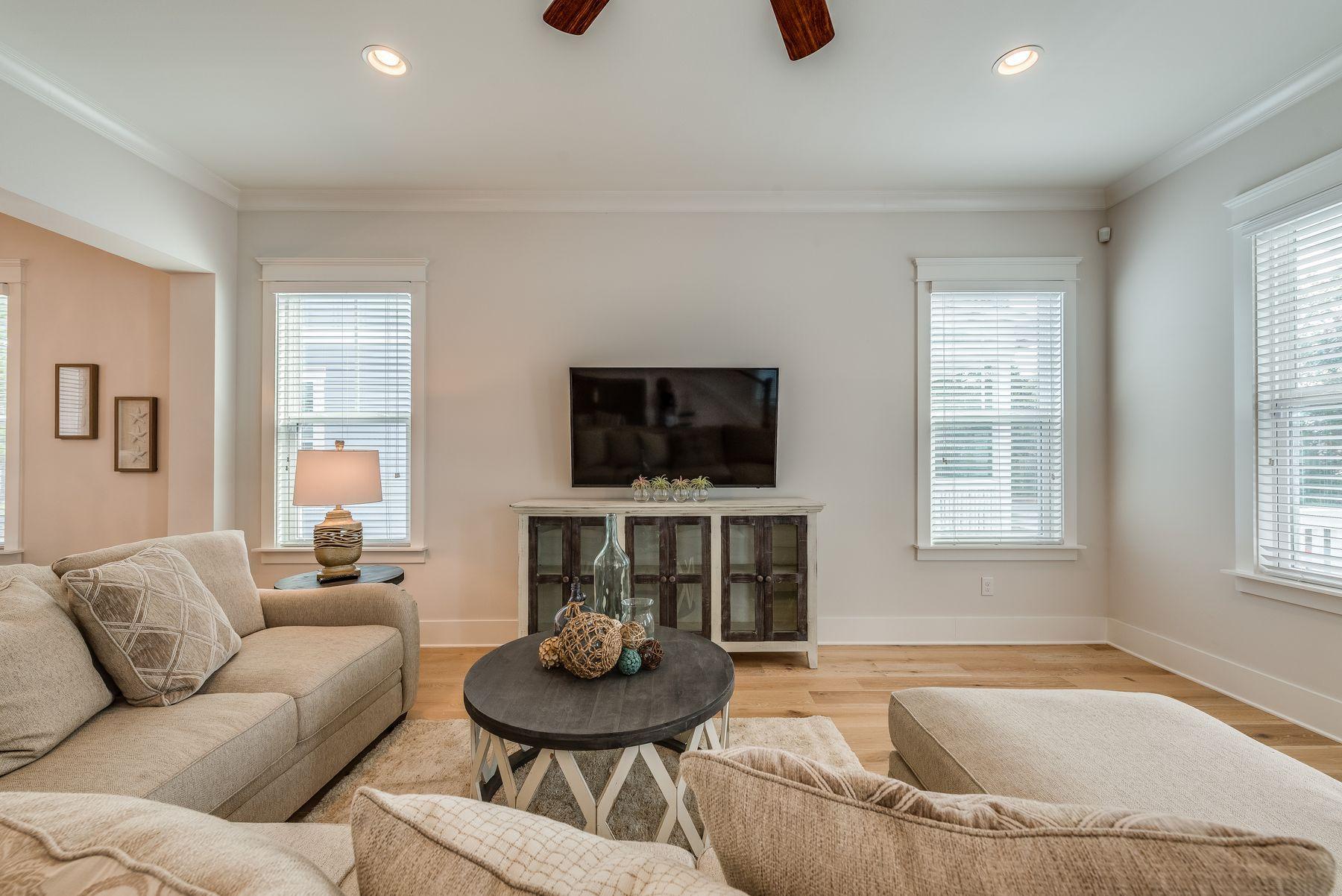 HIGHLAND PARKS - Residential