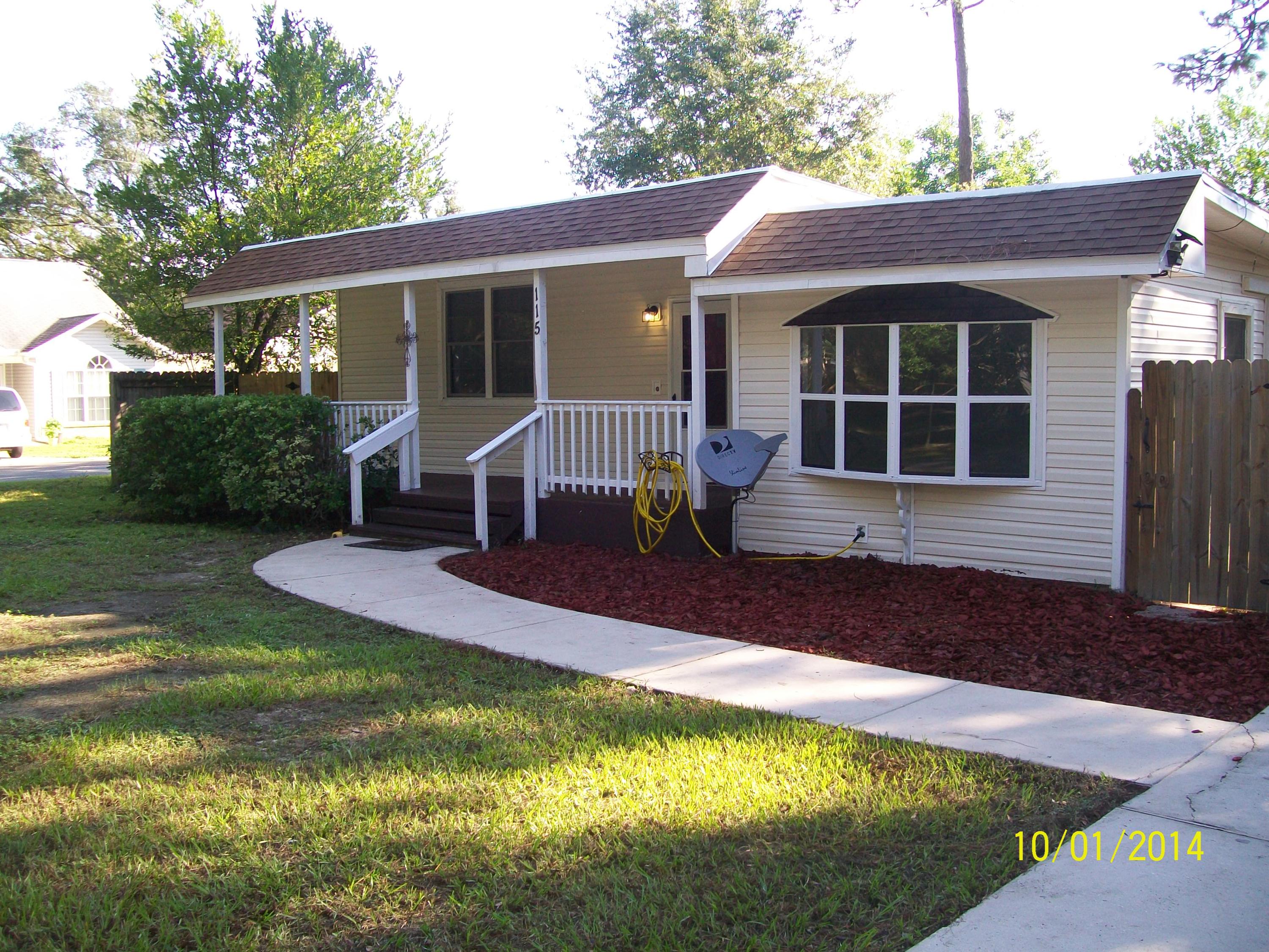 3 bedroom, 2 bath corner house with LARGE yard. House will take any size pet. Deposit is $200 non refundable if pet less than 25lb and $350 ($200 still non-refundable) if pet greater than 25lb. House is set up with 2 master suites, so great for roommates. There is a storage shed in the backyard and it is close to both bases. Available 8-22-16.