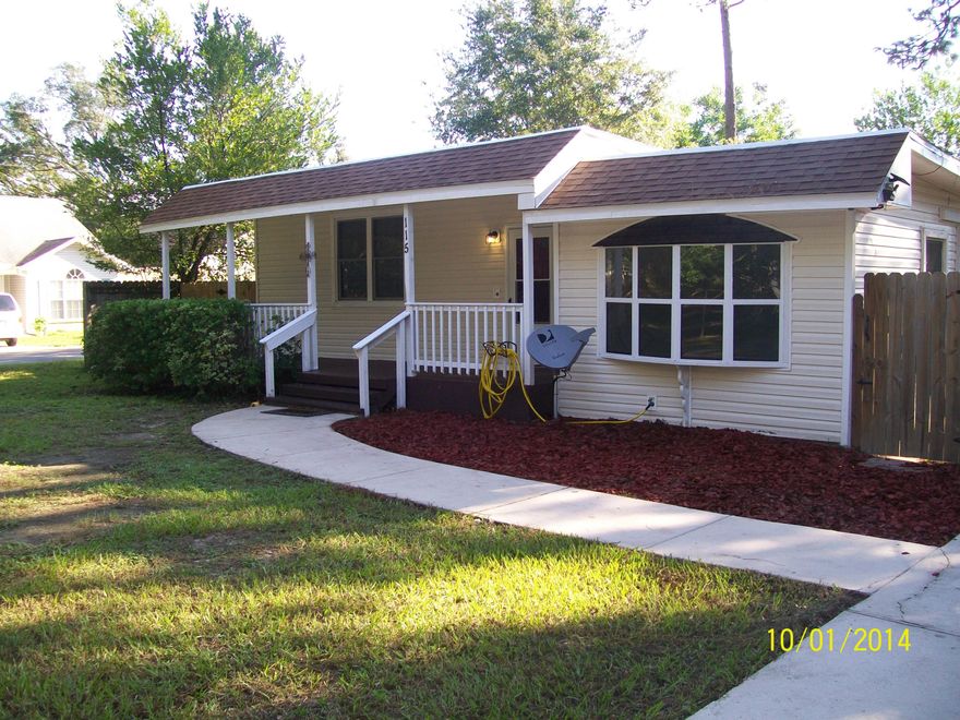3 bedroom, 2 bath corner house with LARGE yard. House will take any size pet. Deposit is $200 non refundable if pet less than 25lb and $350 ($200 still non-refundable) if pet greater than 25lb. House is set up with 2 master suites, so great for roommates. There is a storage shed in the backyard and it is close to both bases. Available 8-22-16.