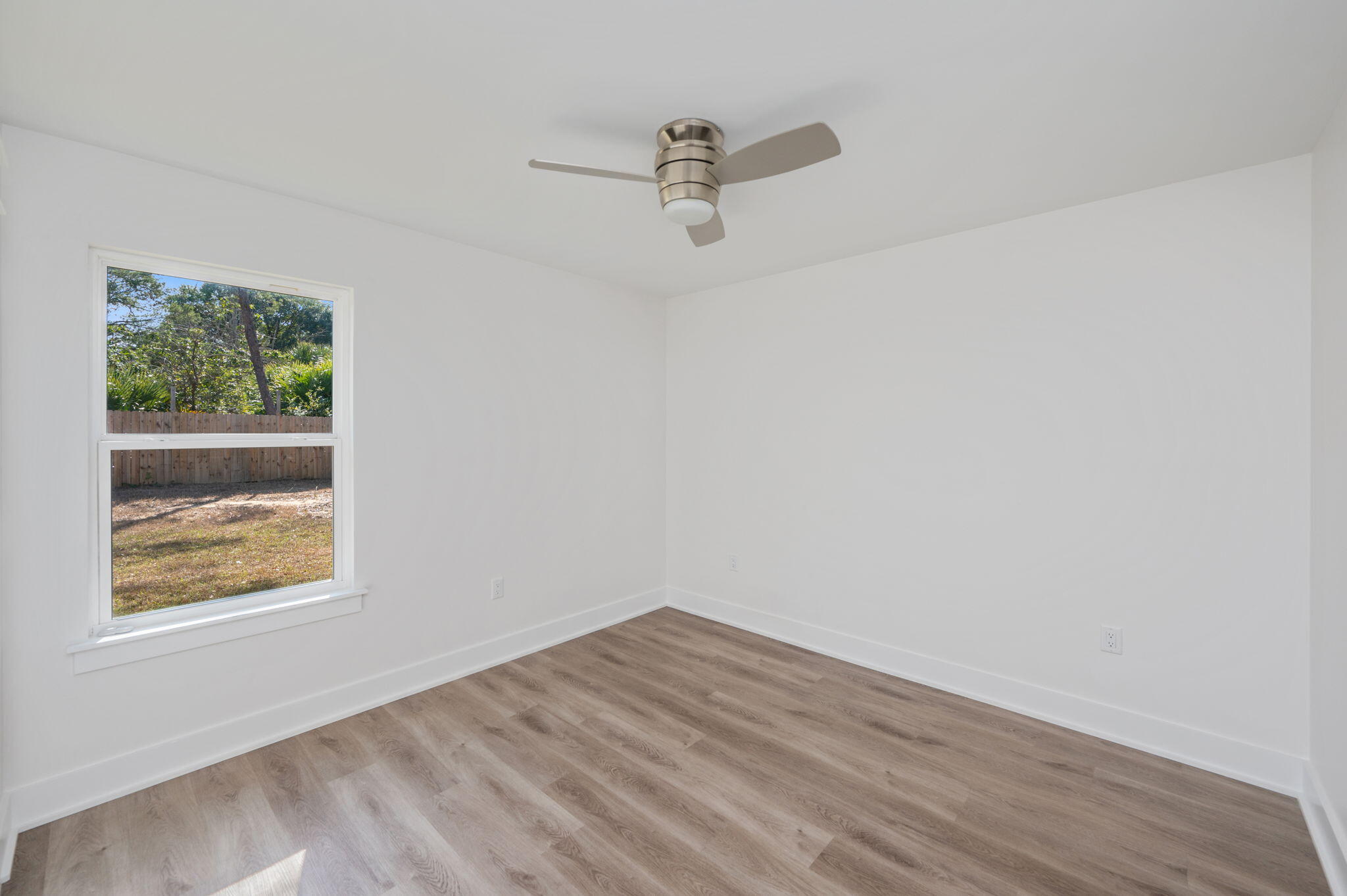 OAKWOOD HILLS UNIT 3 - Residential Lease