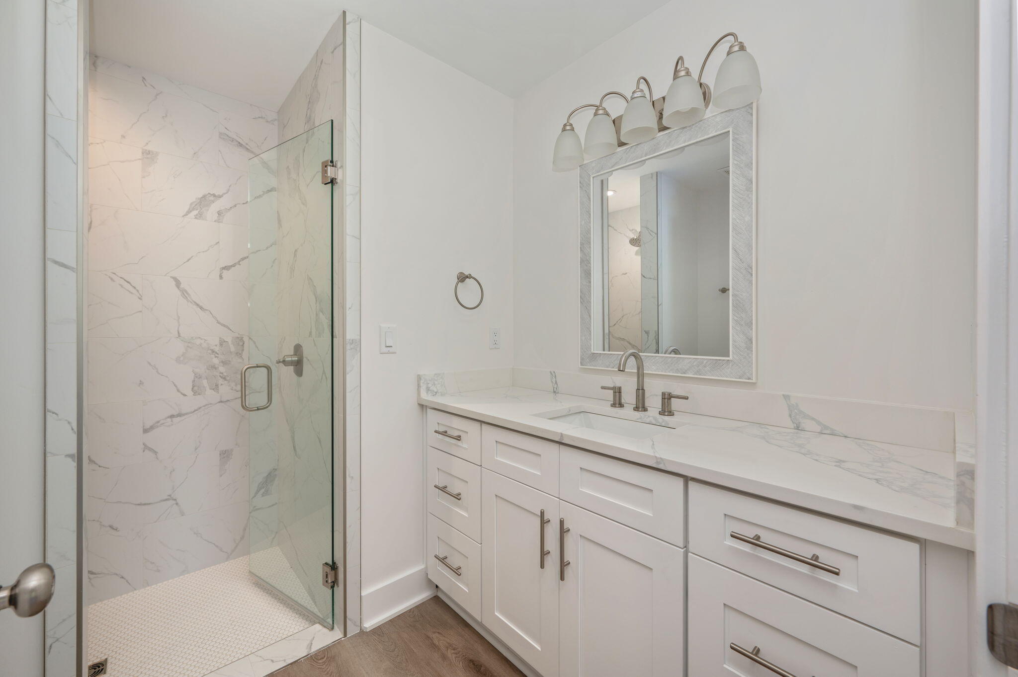 OAKWOOD HILLS UNIT 3 - Residential Lease