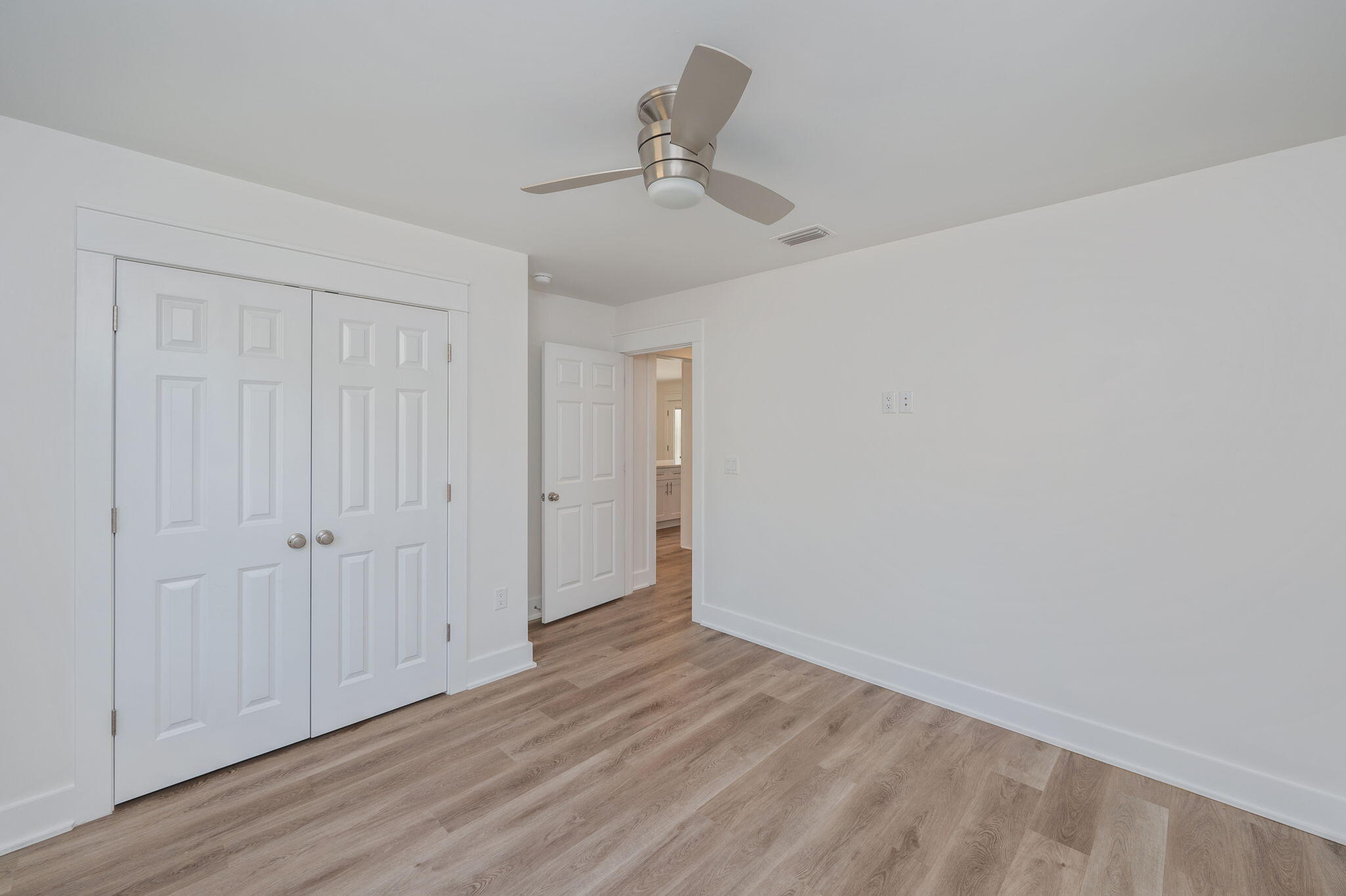 OAKWOOD HILLS UNIT 3 - Residential Lease