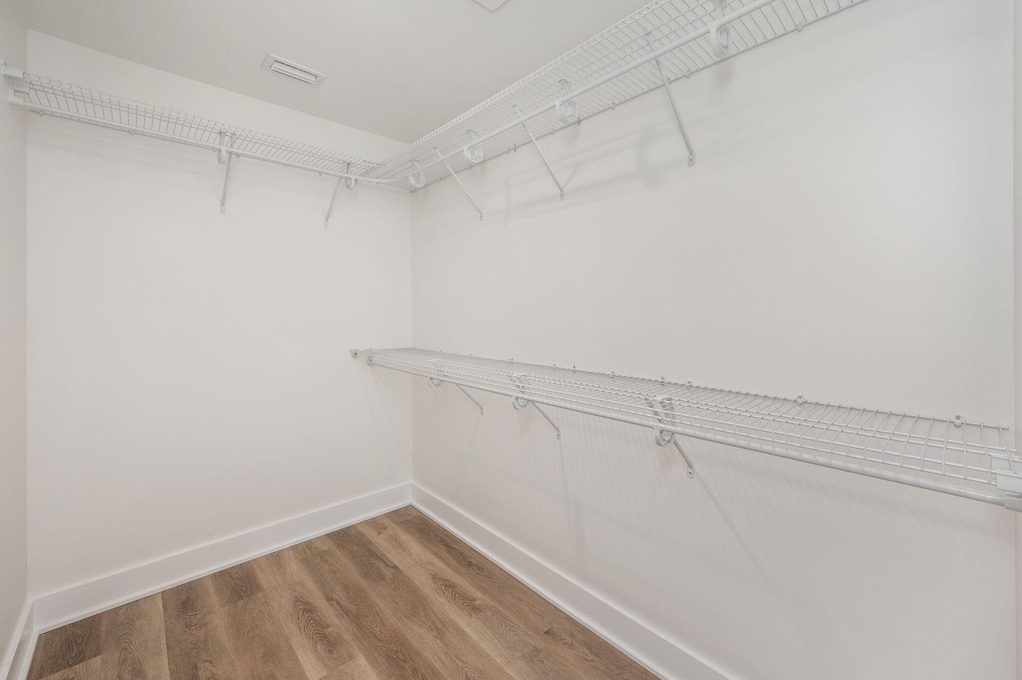 OAKWOOD HILLS UNIT 3 - Residential Lease