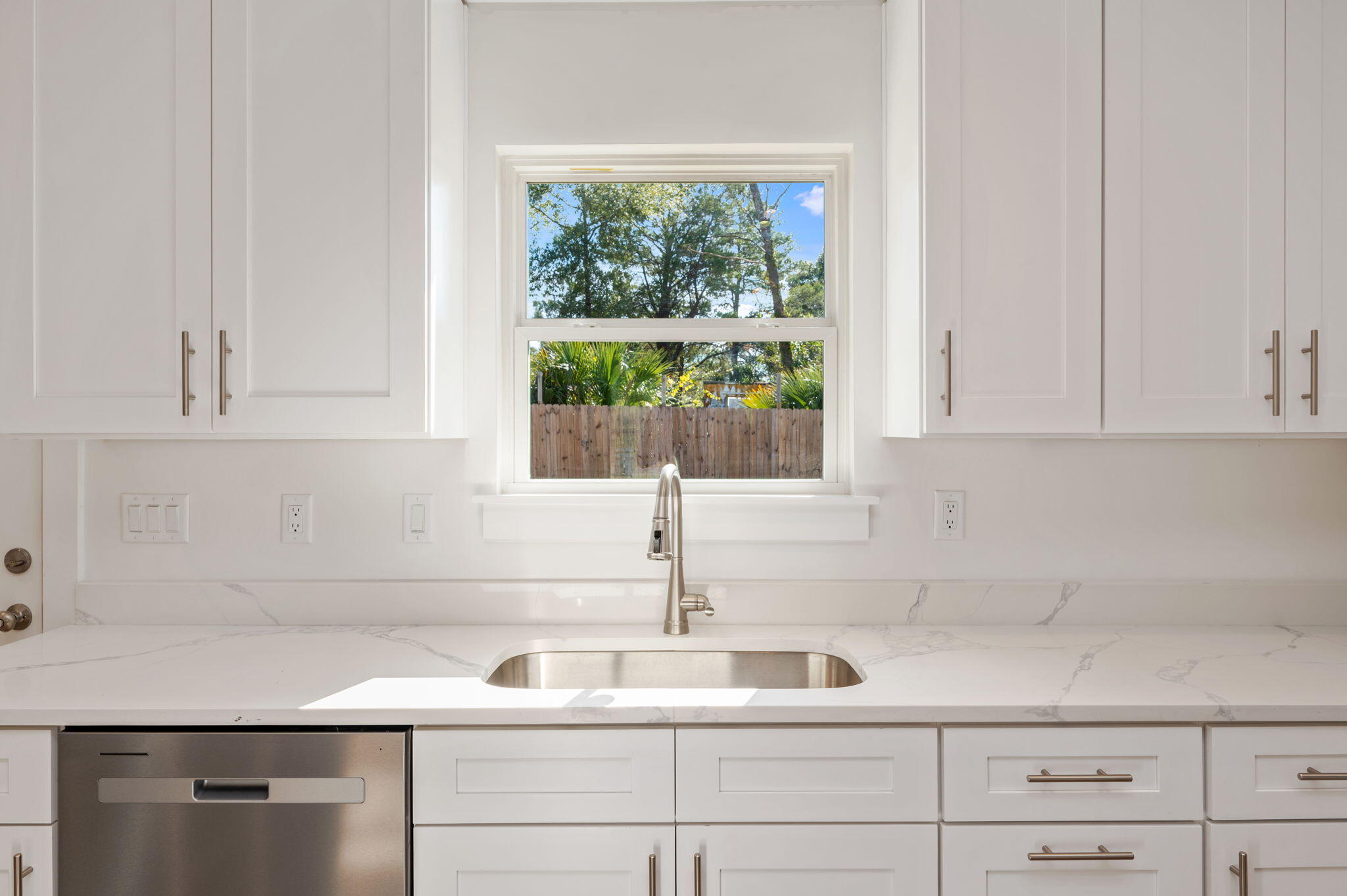 OAKWOOD HILLS UNIT 3 - Residential Lease