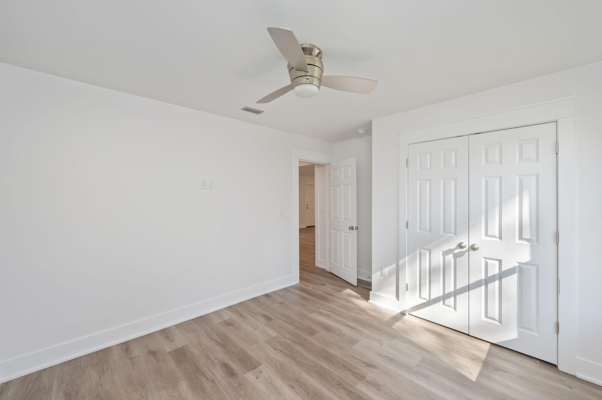 OAKWOOD HILLS UNIT 3 - Residential Lease