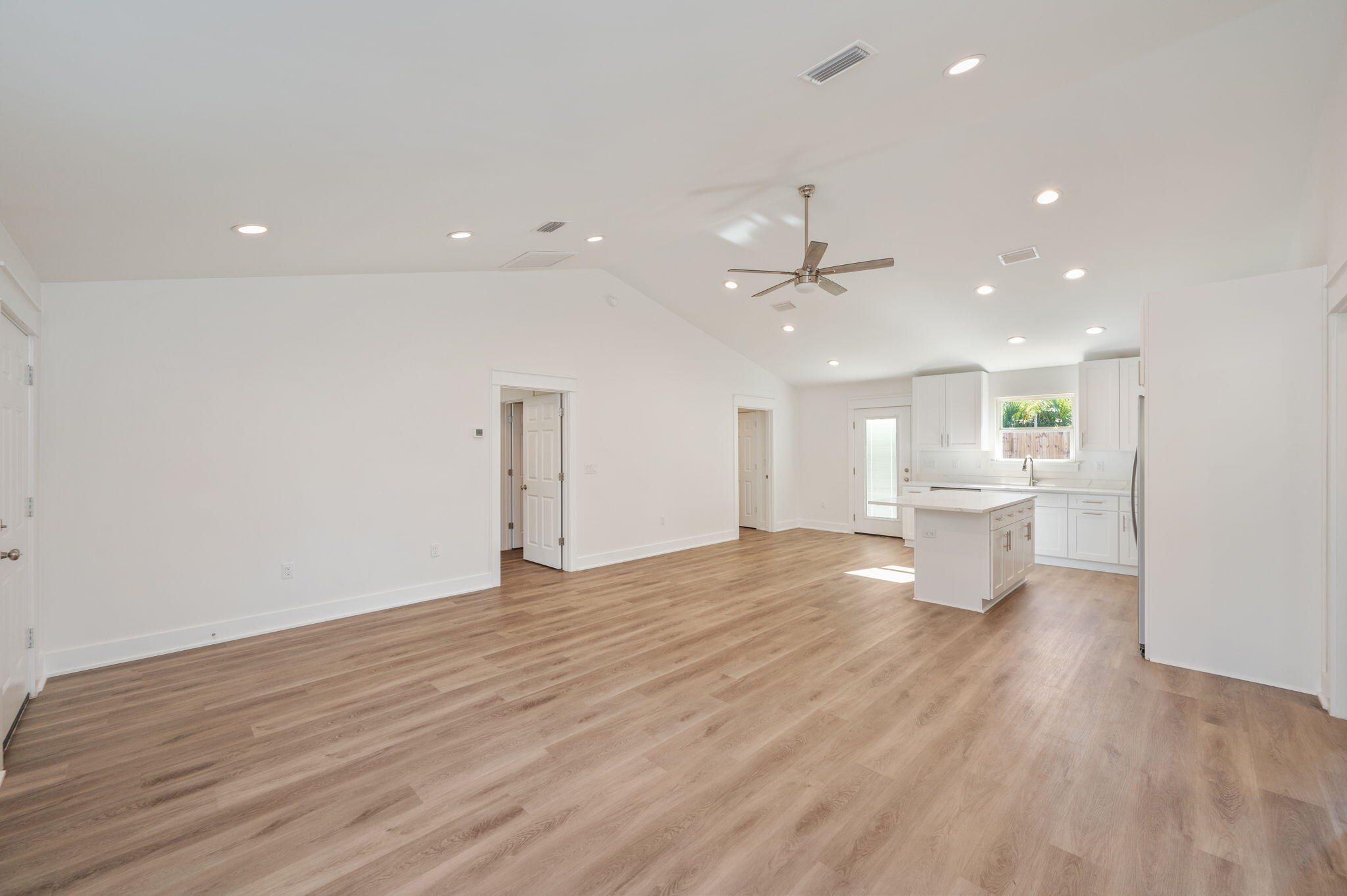 OAKWOOD HILLS UNIT 3 - Residential Lease