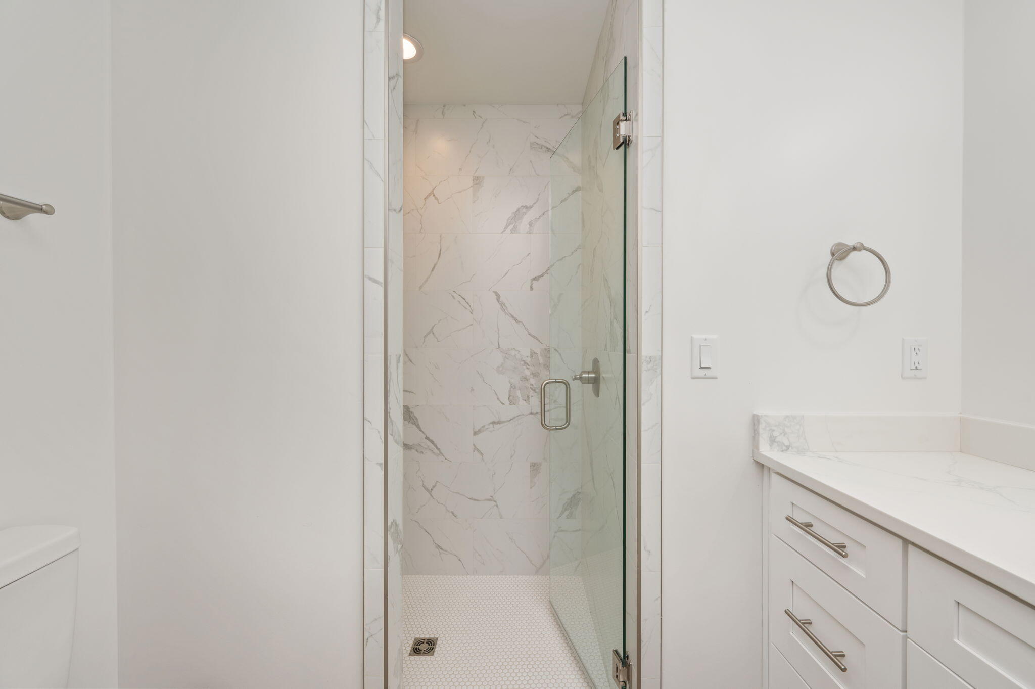 OAKWOOD HILLS UNIT 3 - Residential Lease