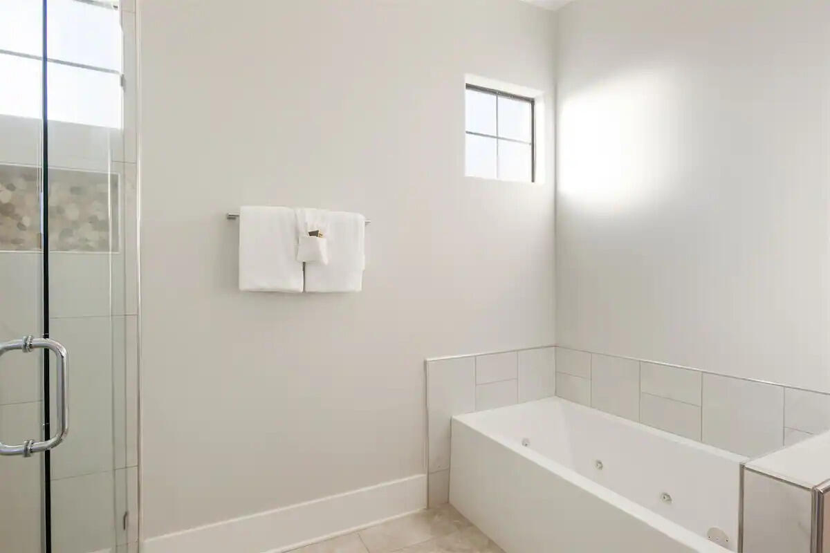 Villa Lago - Residential Lease