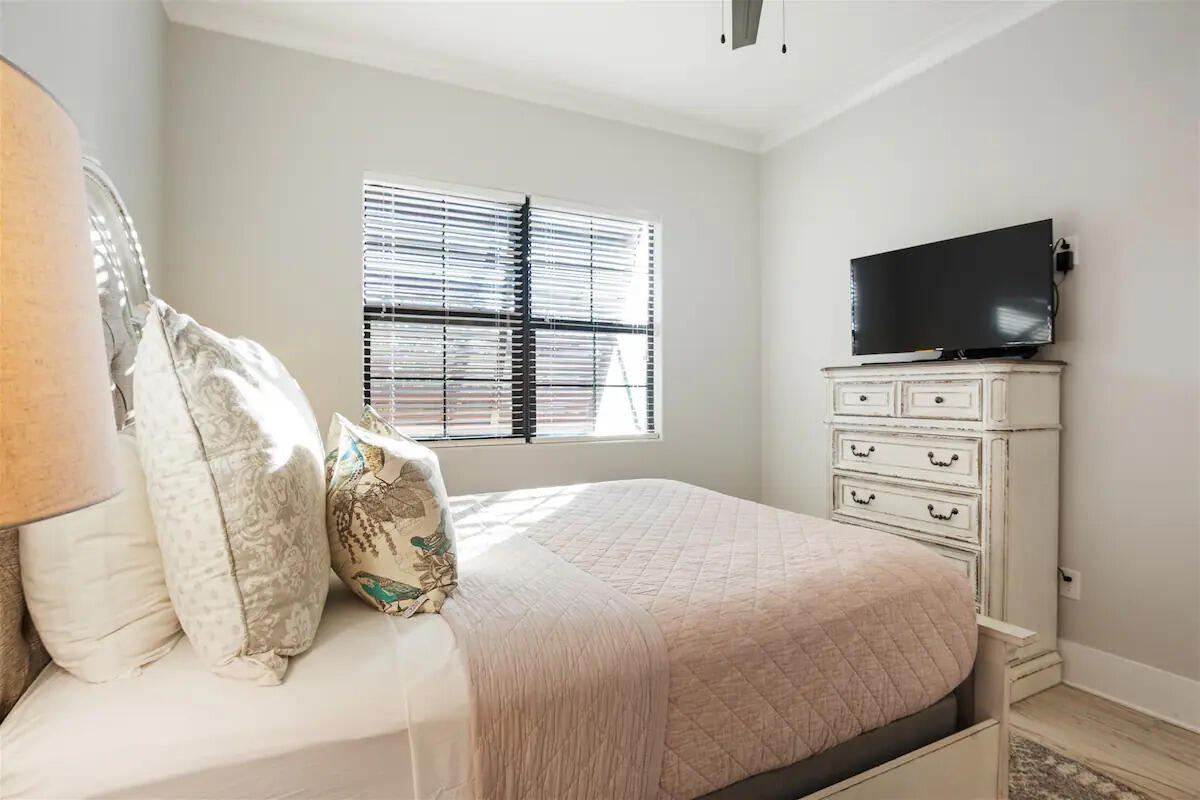 Villa Lago - Residential Lease