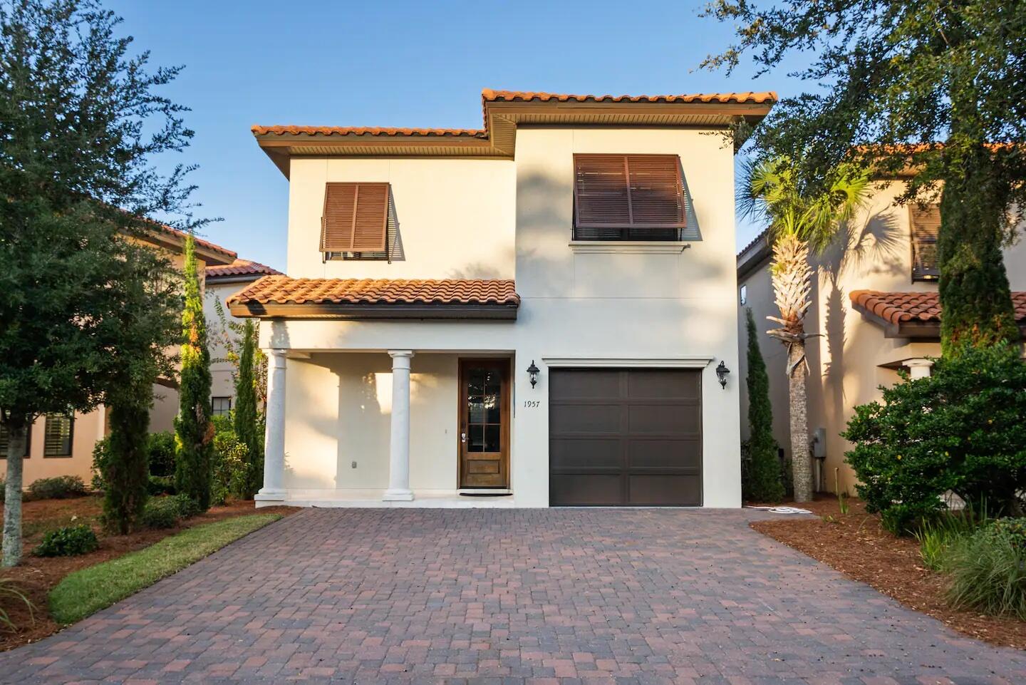 Villa Lago - Residential Lease