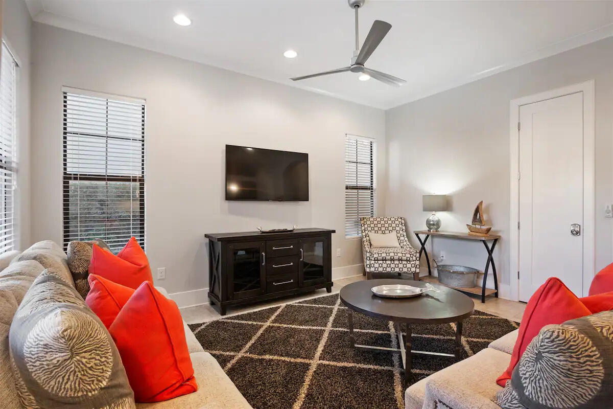 Villa Lago - Residential Lease