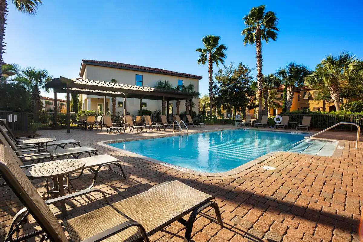 Villa Lago - Residential Lease