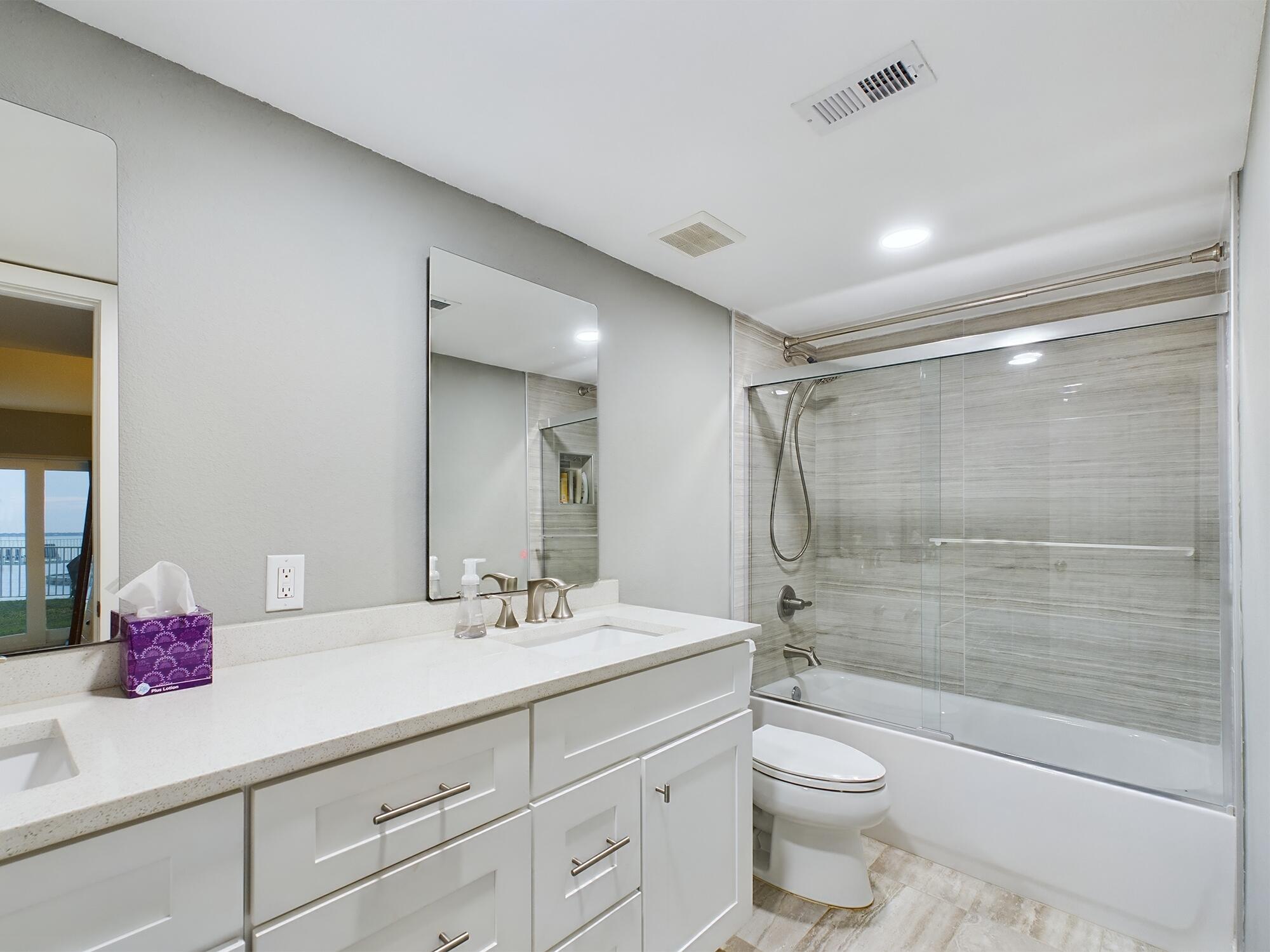 VALENCIA CONDO - Residential