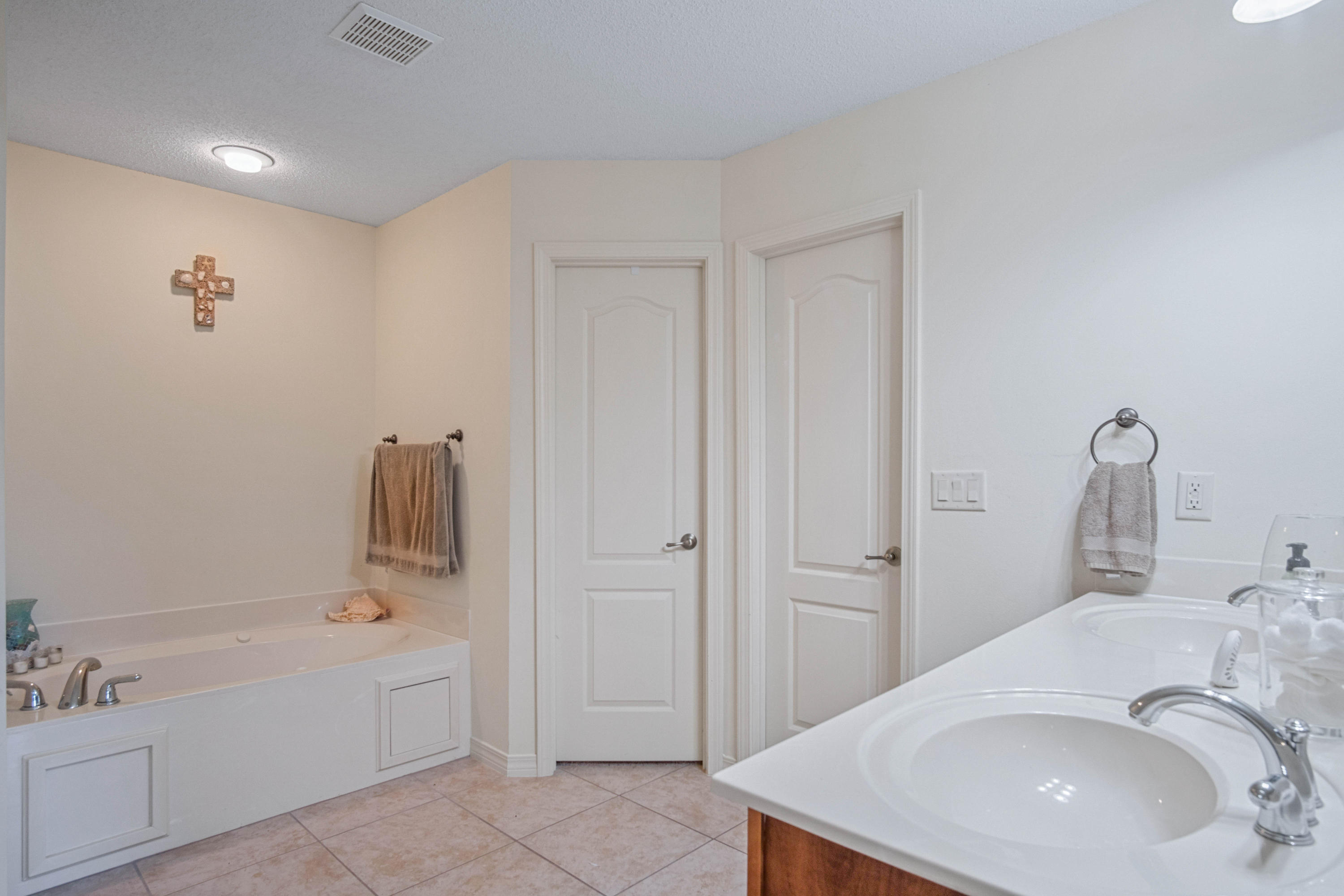 TRAILWOOD ESTATES - Residential