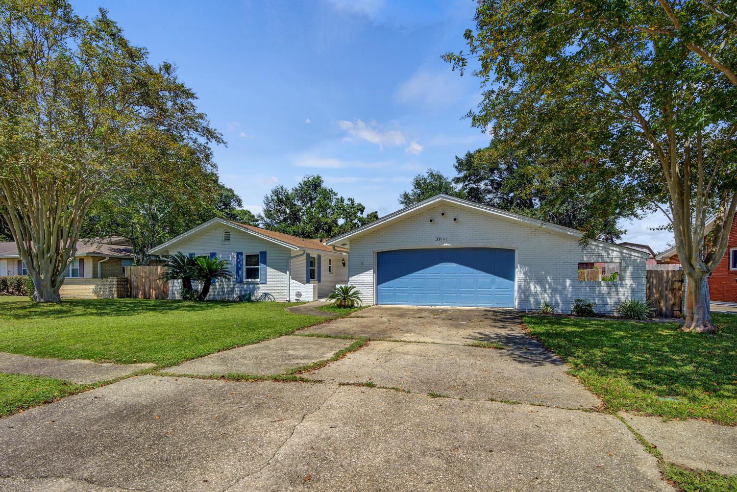 TIERRA VERDE - Residential