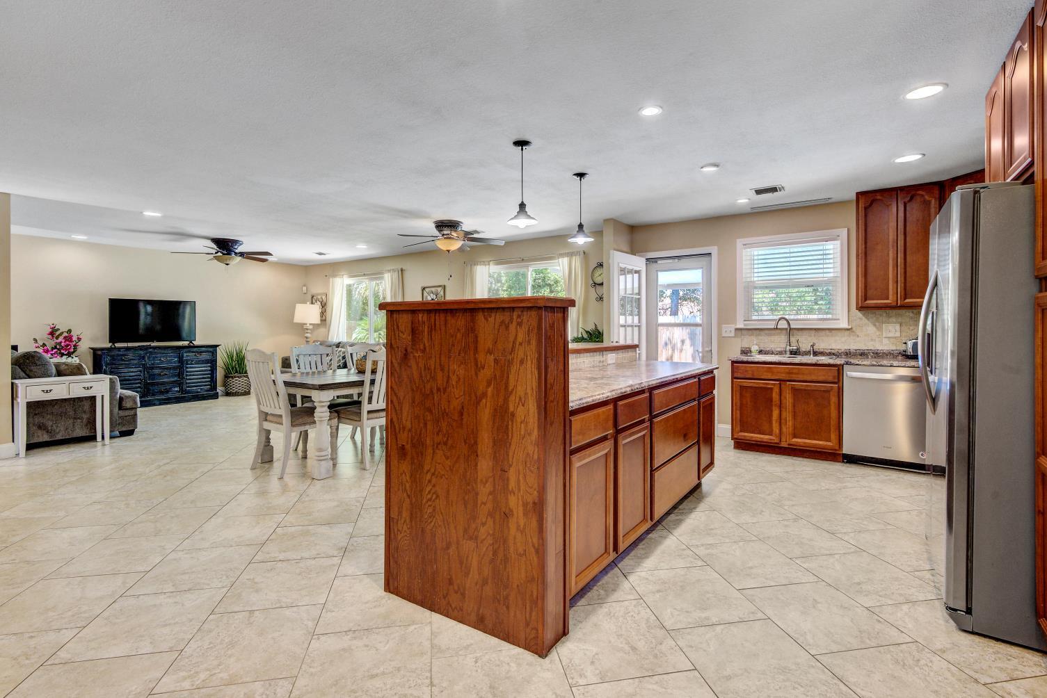 TIERRA VERDE - Residential