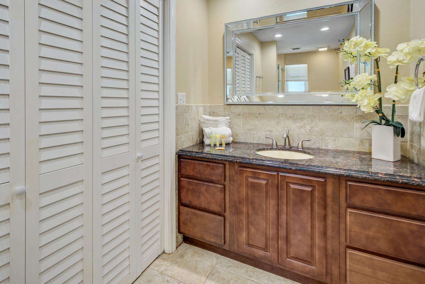 TIERRA VERDE - Residential