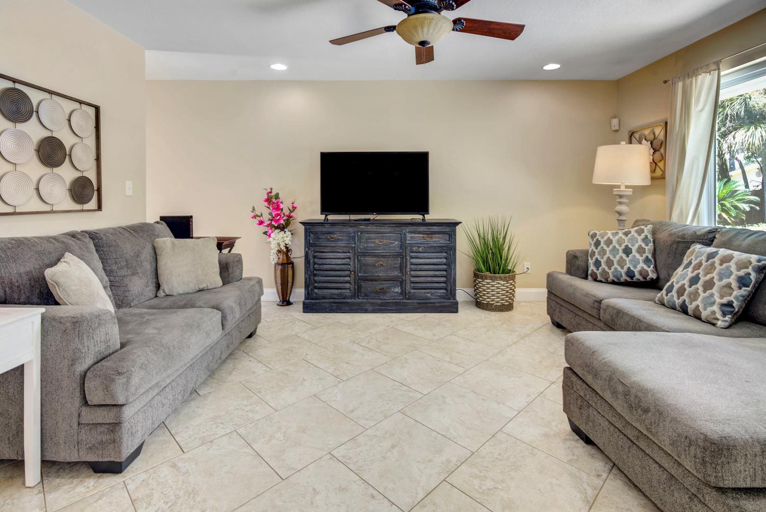 TIERRA VERDE - Residential