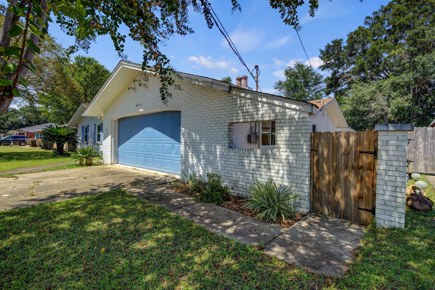 TIERRA VERDE - Residential