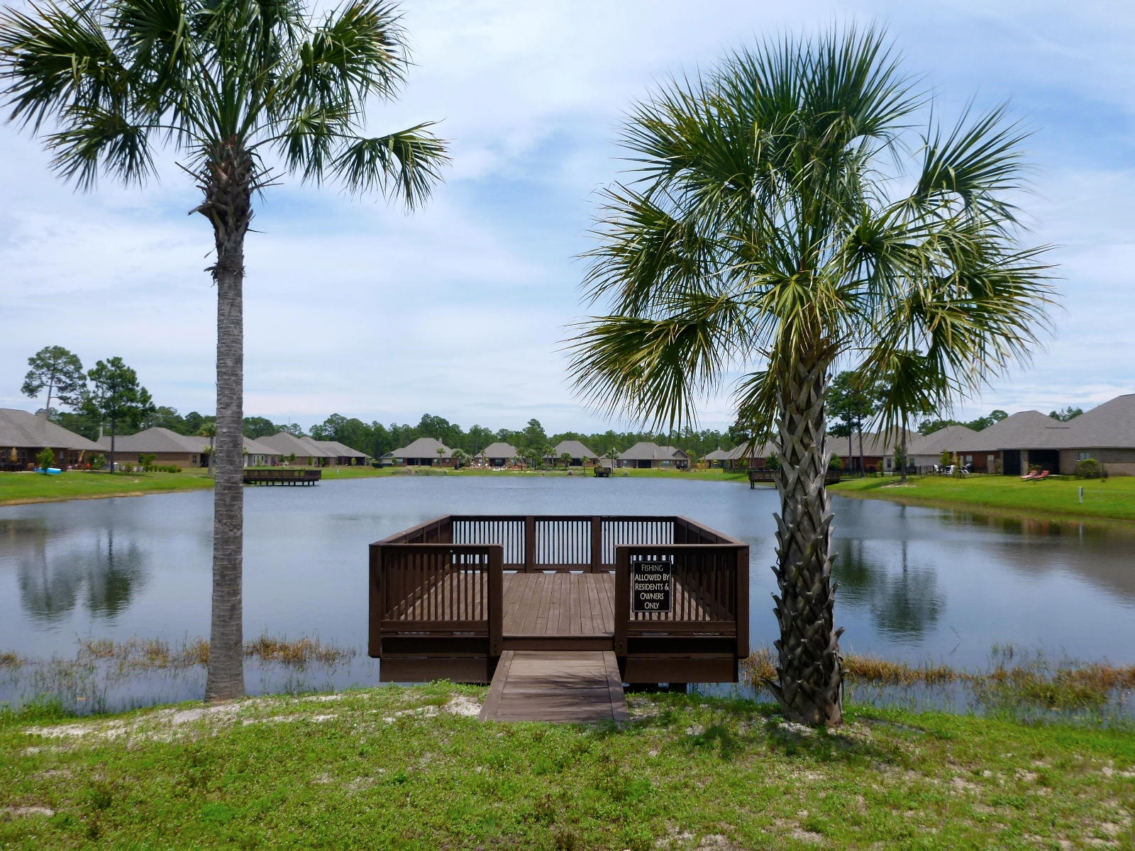 WHISPERING LAKE - Residential