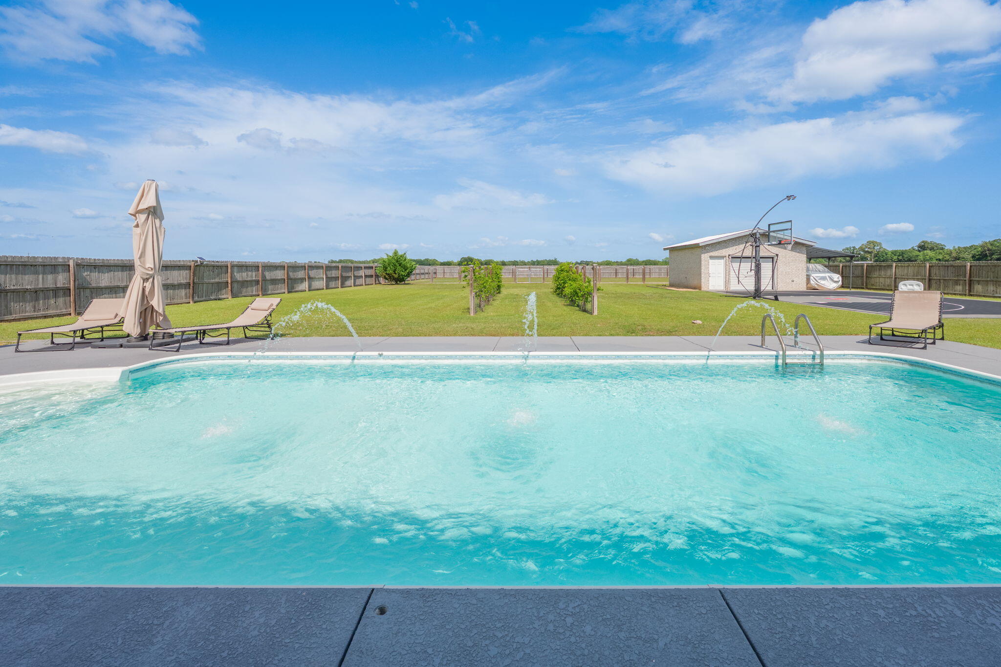 NO RECORDED SUBDIVISION - Residential