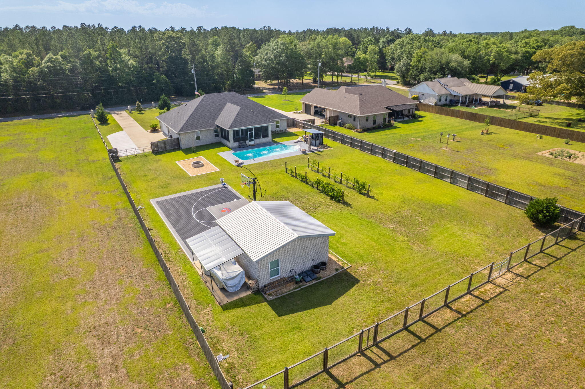 NO RECORDED SUBDIVISION - Residential